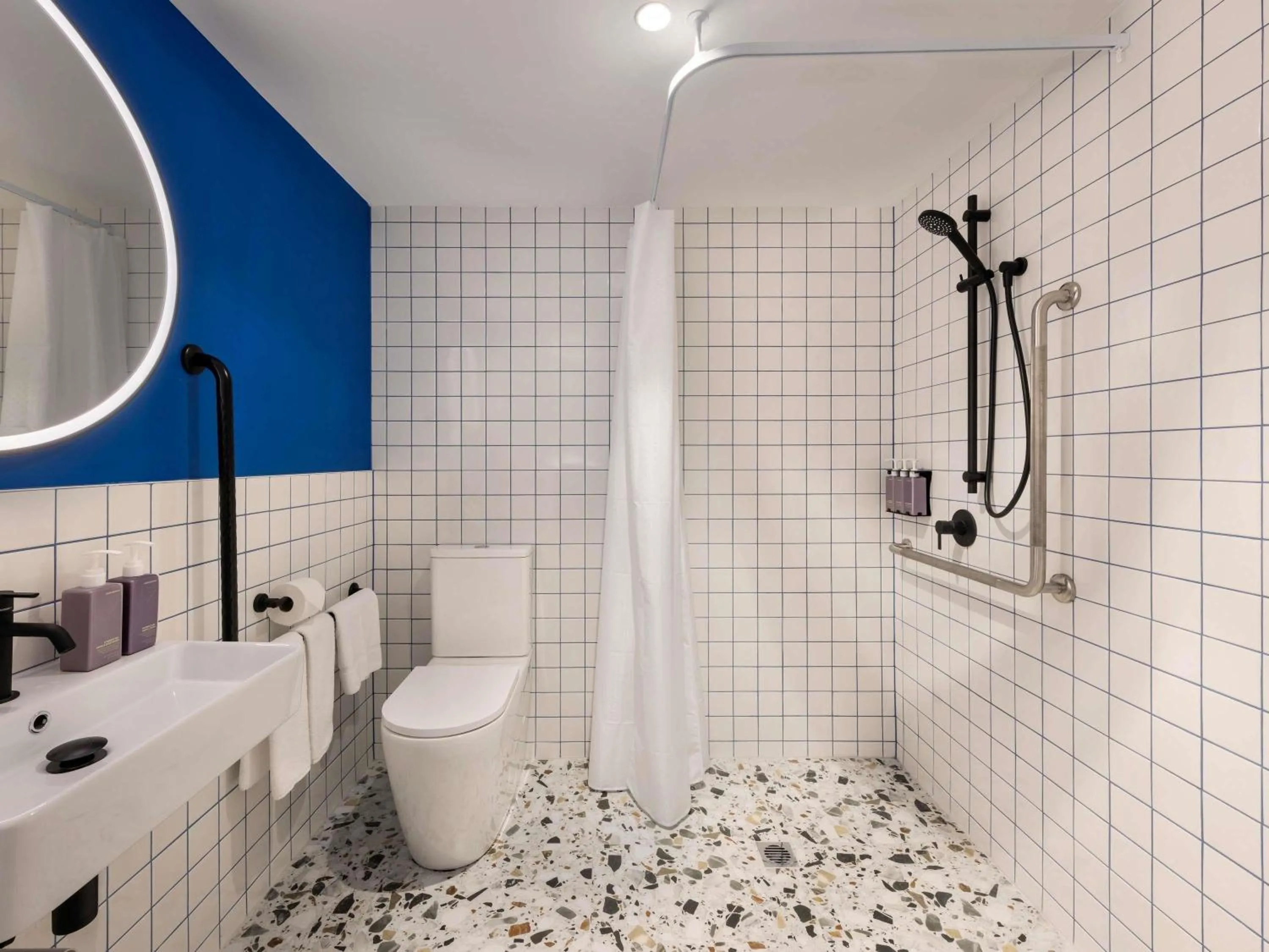 Bedroom in TRIBE Auckland