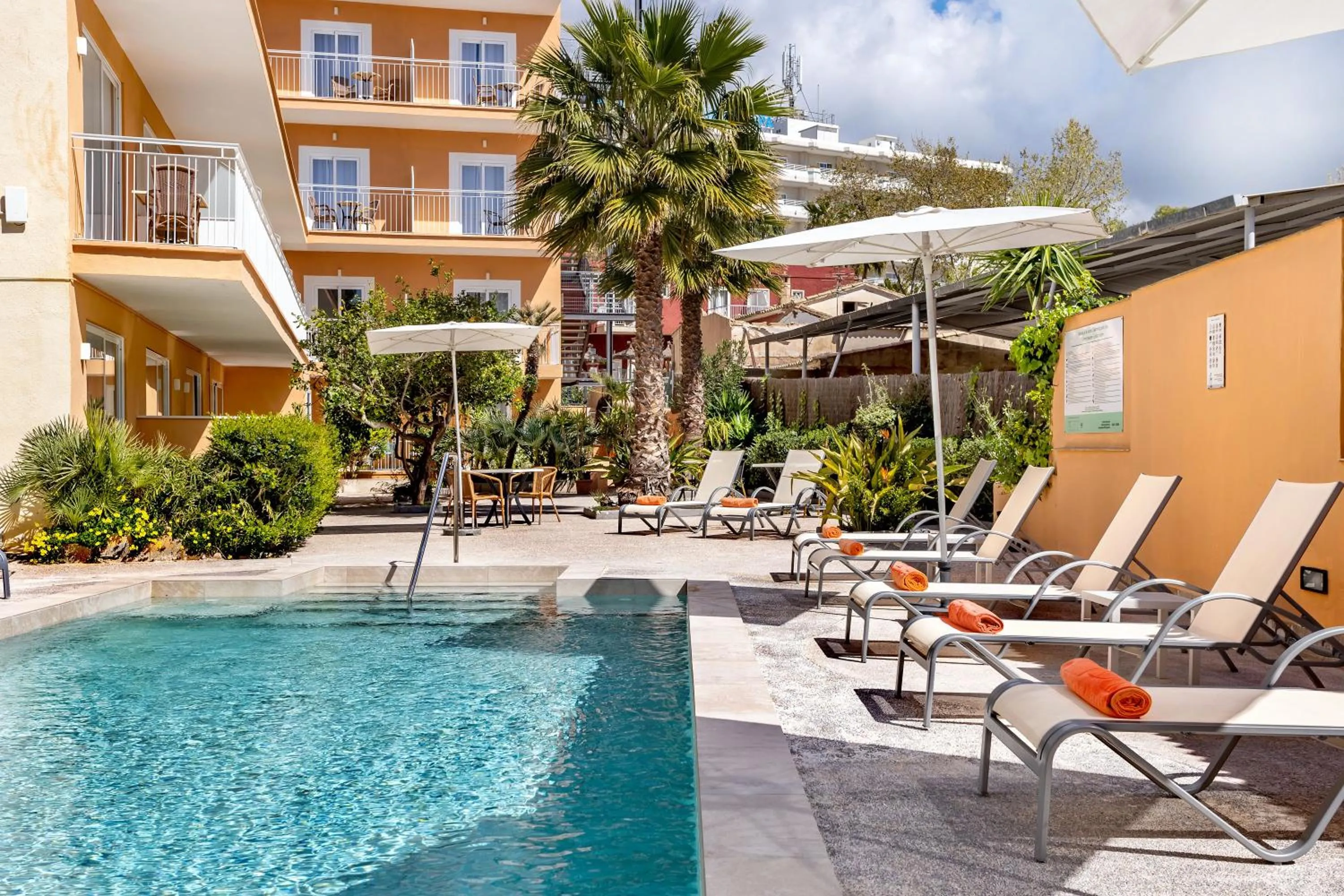 Swimming pool in Morlans Garden