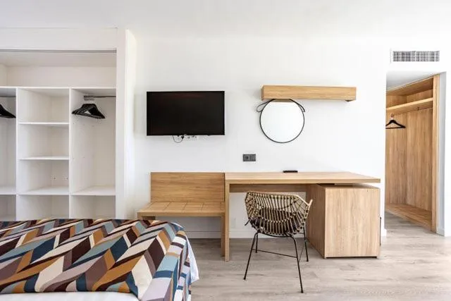 Bedroom, Bed in Morlans Garden