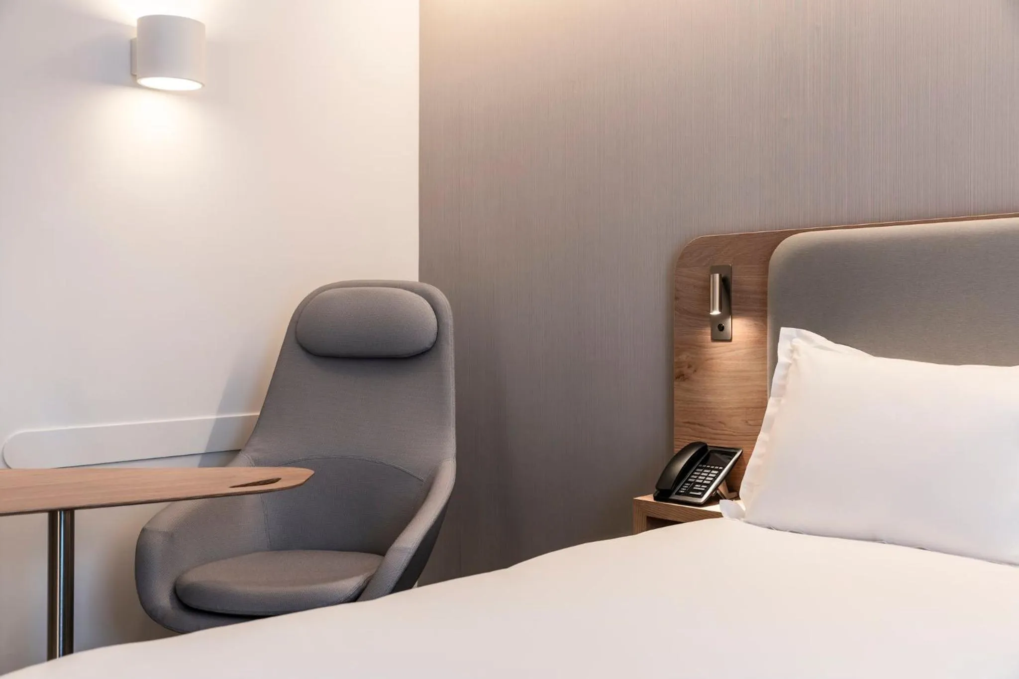 Photo of the whole room, Bed in Holiday Inn Express & Suites Reims - Rives de Vesle by IHG