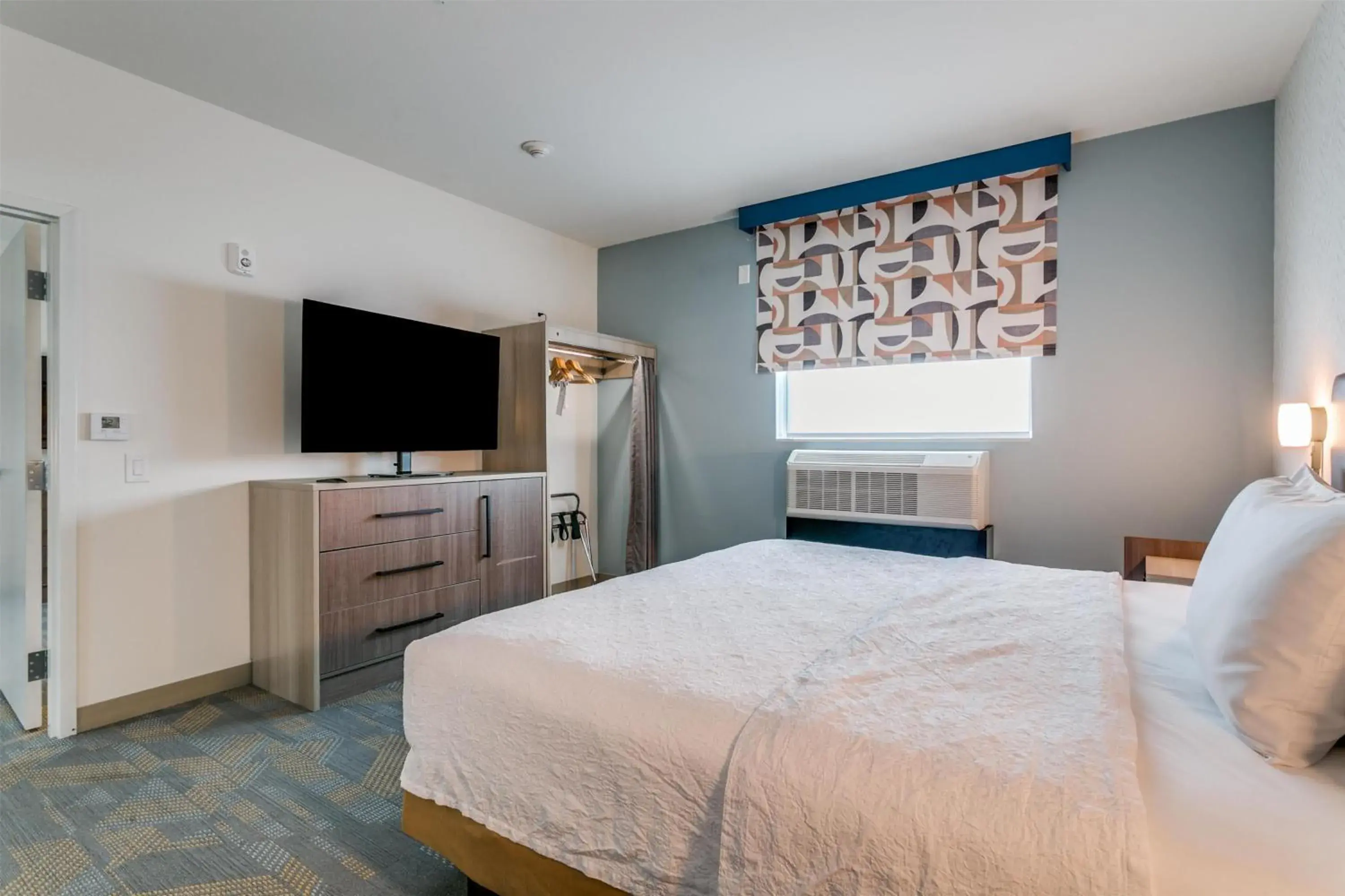 One-Bedroom King Suite with Bath Tub - Mobility Accessible in Home2 Suites by Hilton Coppell DFW Grapevine North One-Bedroom King Suite with Bath Tub - Mobility Accessible in Home2 Suites by Hilton Coppell DFW Grapevine North