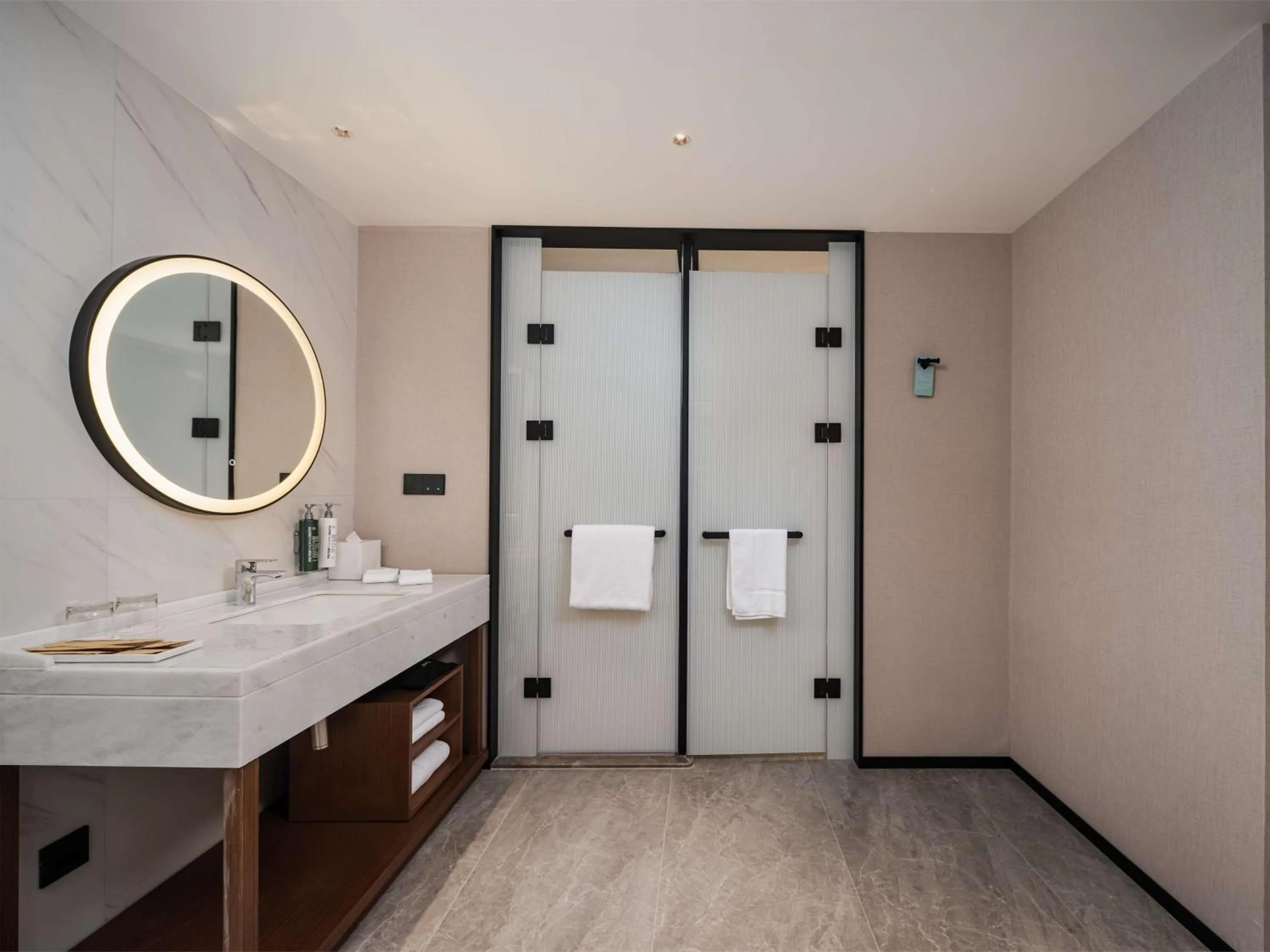 Bathroom in Hilton Garden Inn Hefei High-Tech Zone