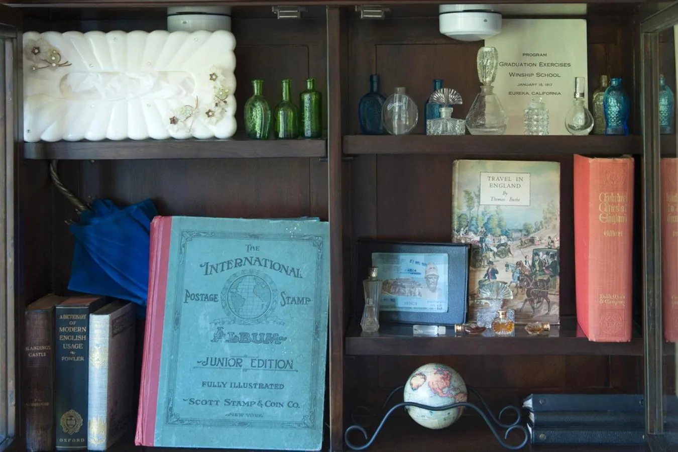 Library in Benbow Historic Inn