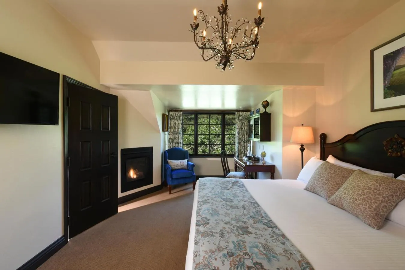 Bedroom, Bed in Benbow Historic Inn