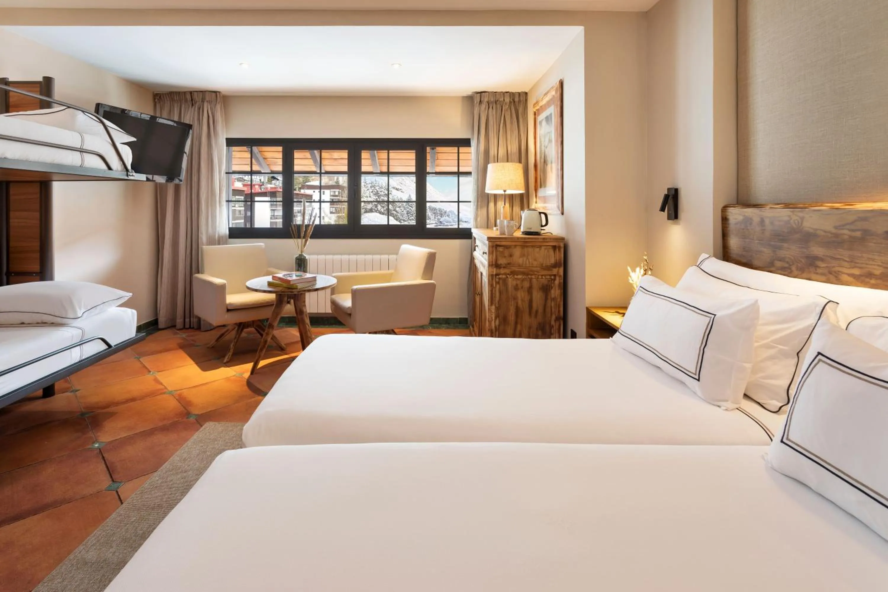 Property building, Bed in Meliá Sol y Nieve