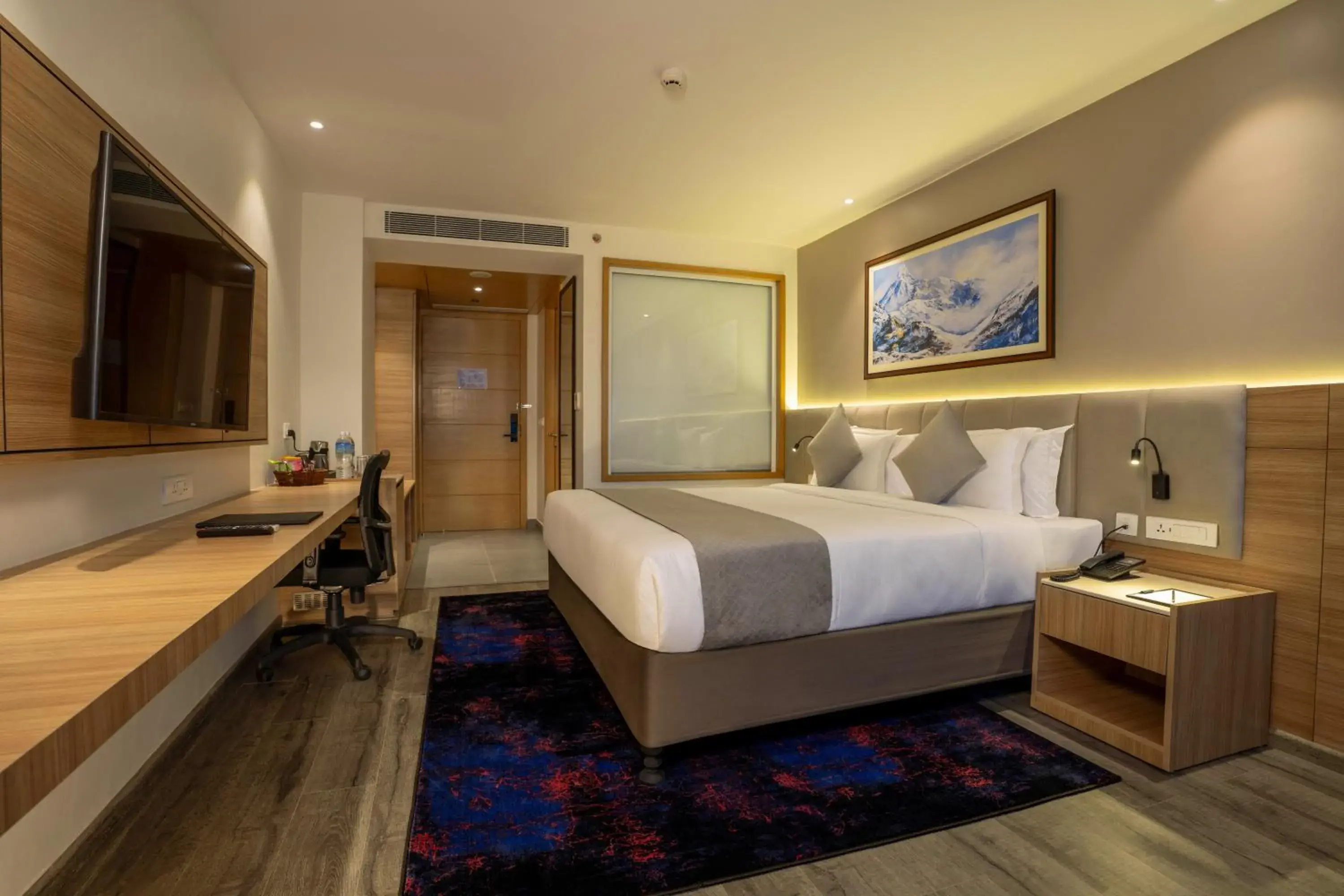 Deluxe King Room in Best Western Plus Kathmandu Hotel Deluxe King Room in Best Western Plus Kathmandu Hotel