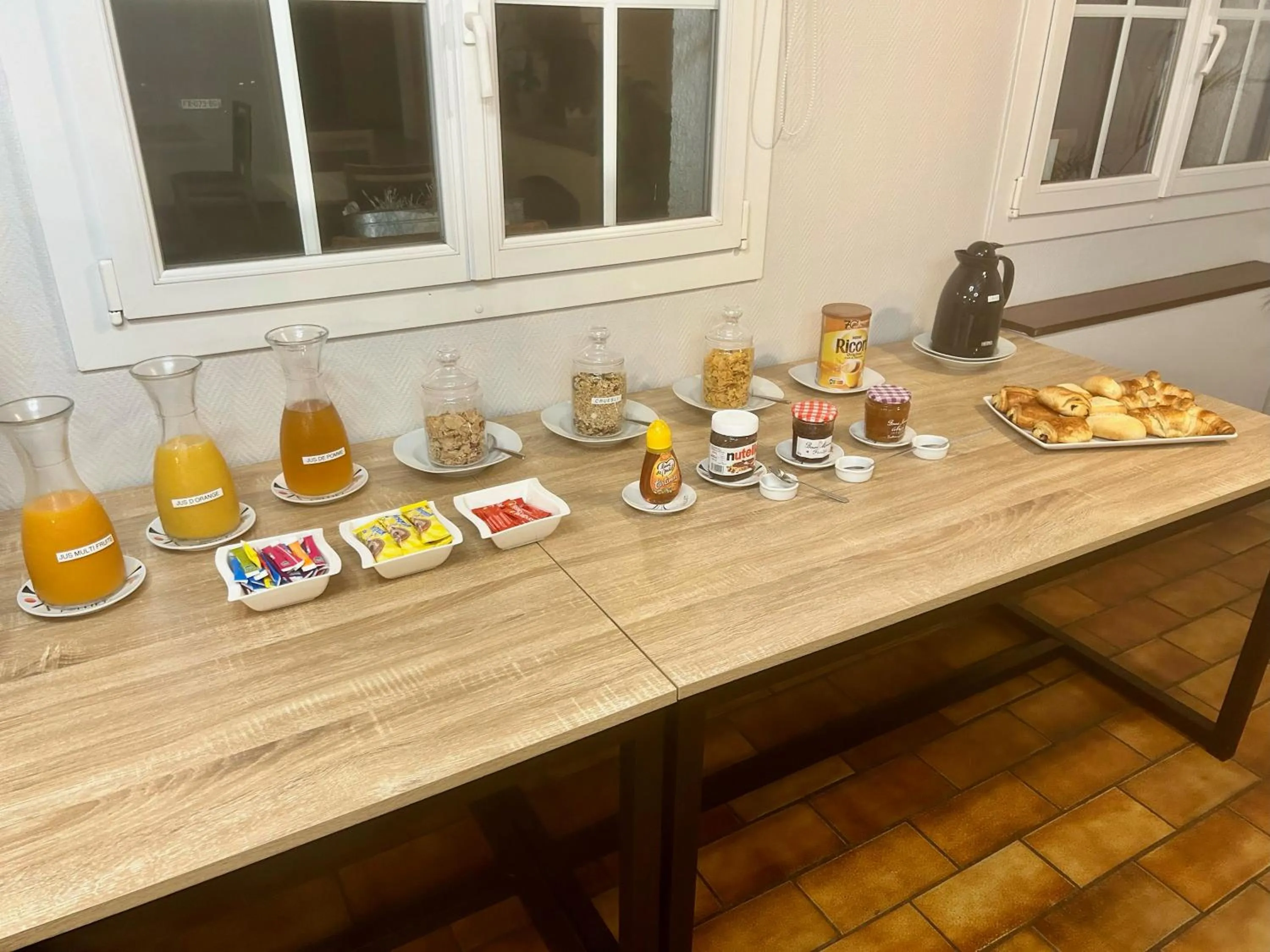 Food and drinks in Hôtel Particulier LE MAS DES MARAIS