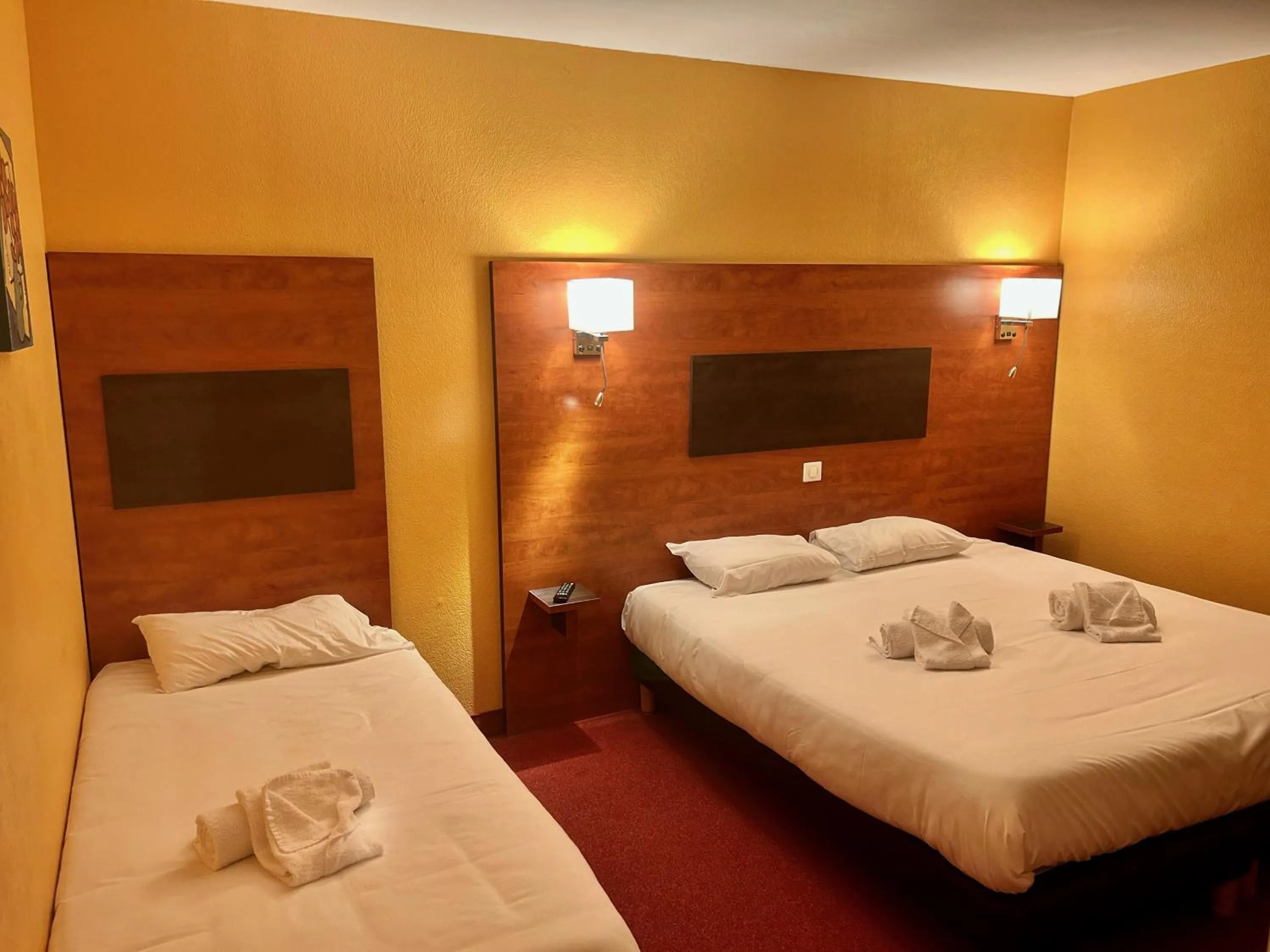 Photo of the whole room in Hôtel Particulier LE MAS DES MARAIS