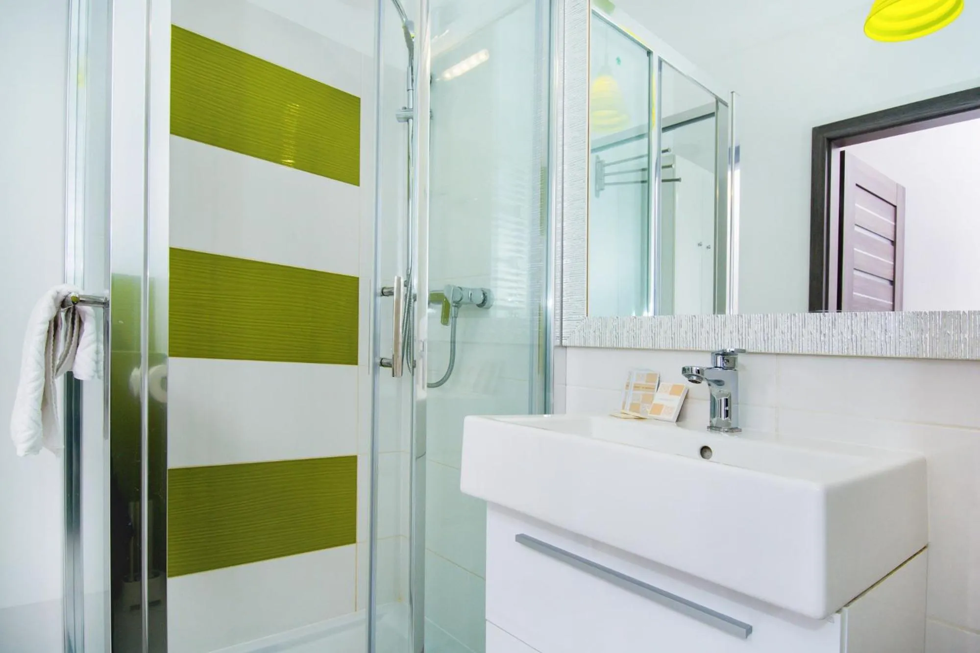 Shower in erApartments Oxygen Residence