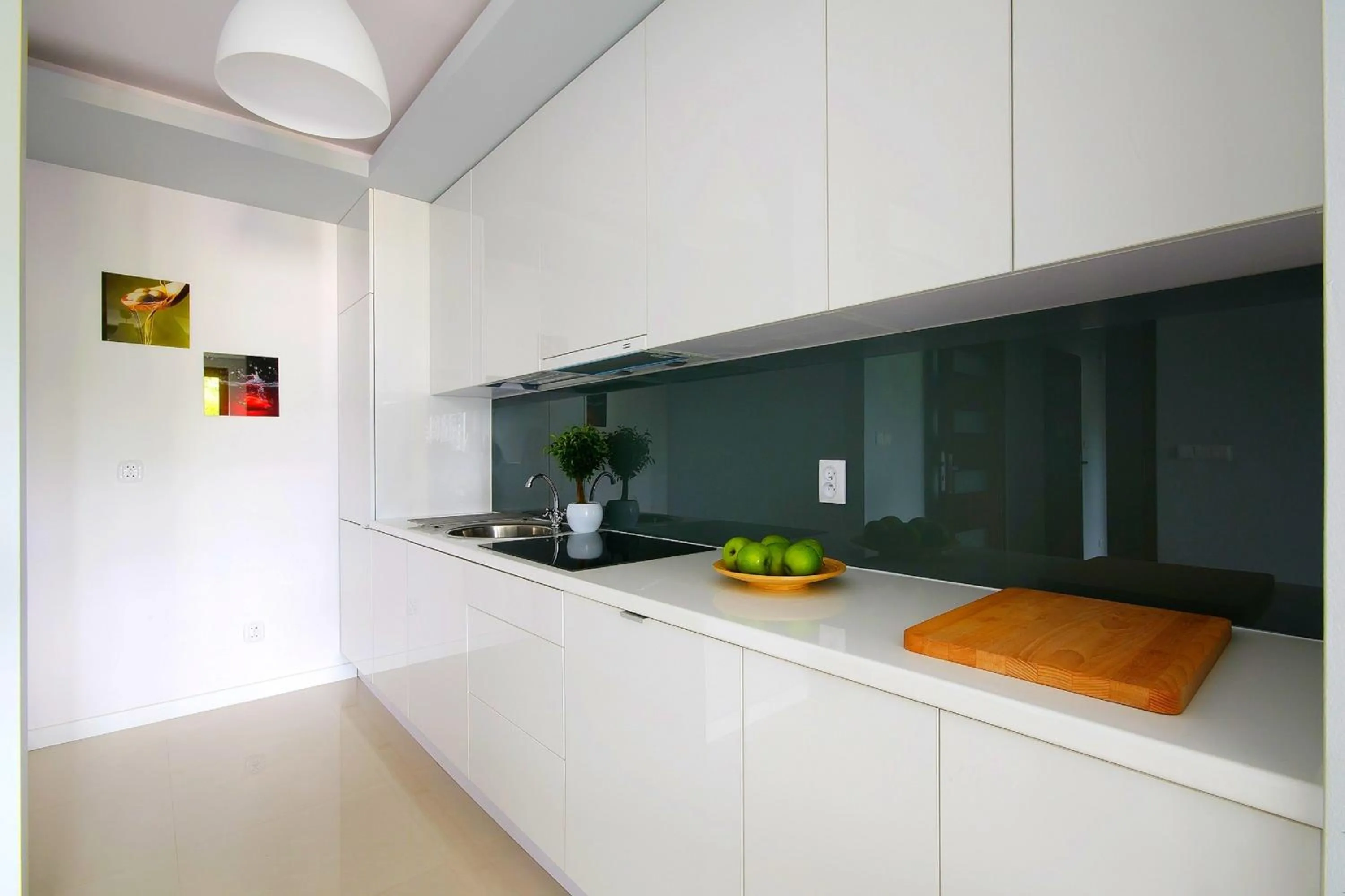 Kitchen or kitchenette in erApartments Oxygen Residence