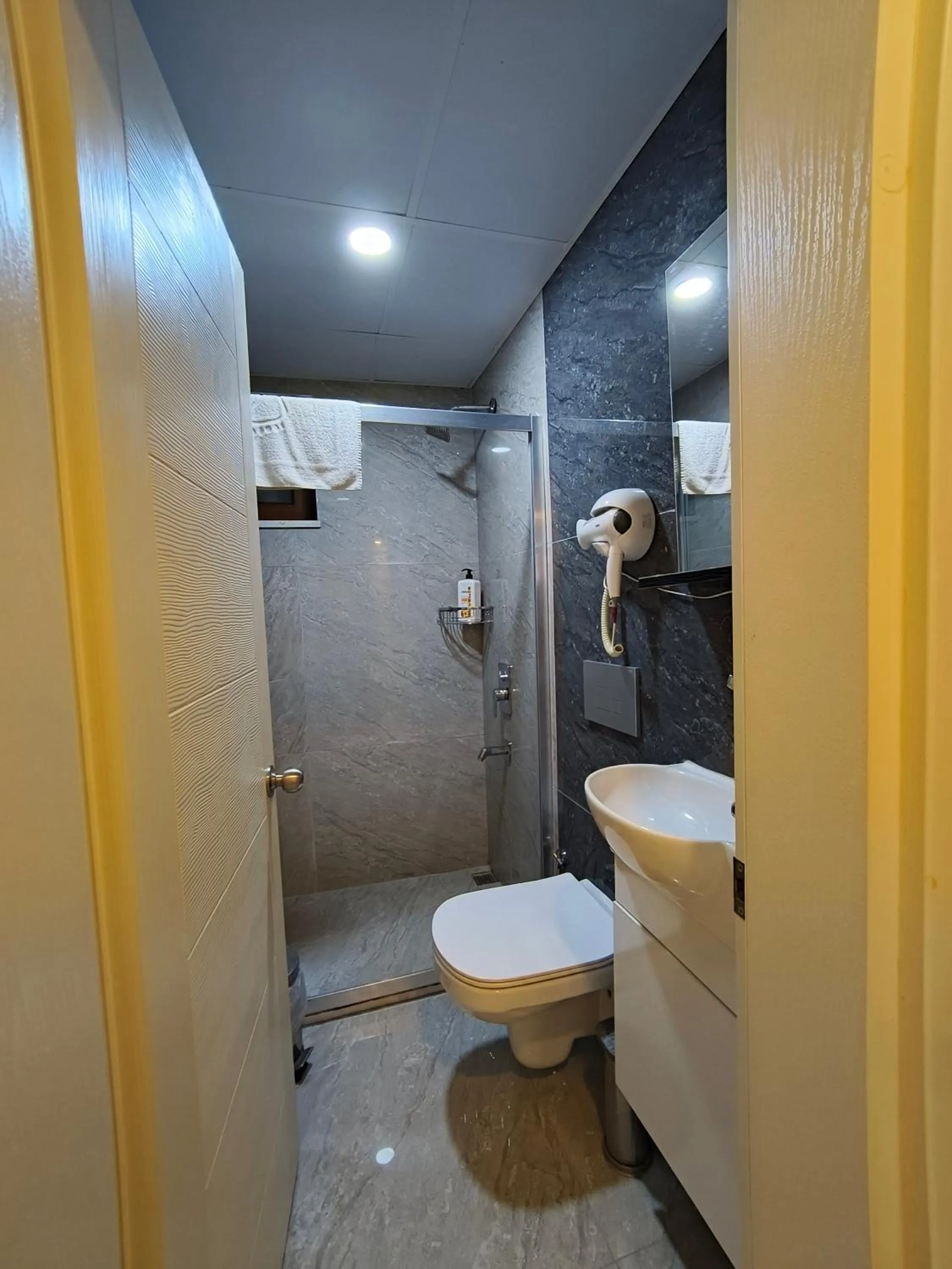 Bathroom in Emek Pansiyon