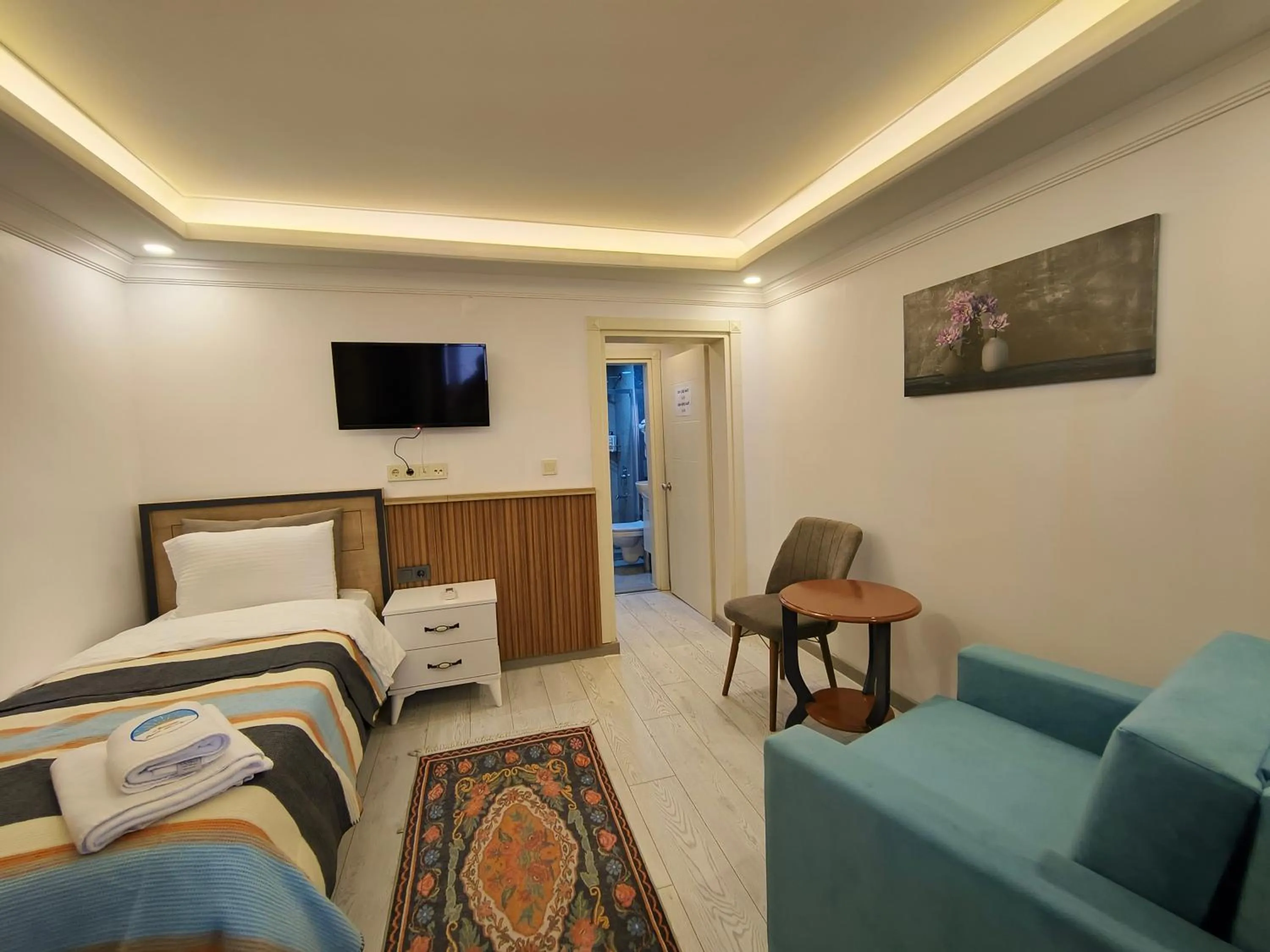 Photo of the whole room, Bed in Emek Pansiyon
