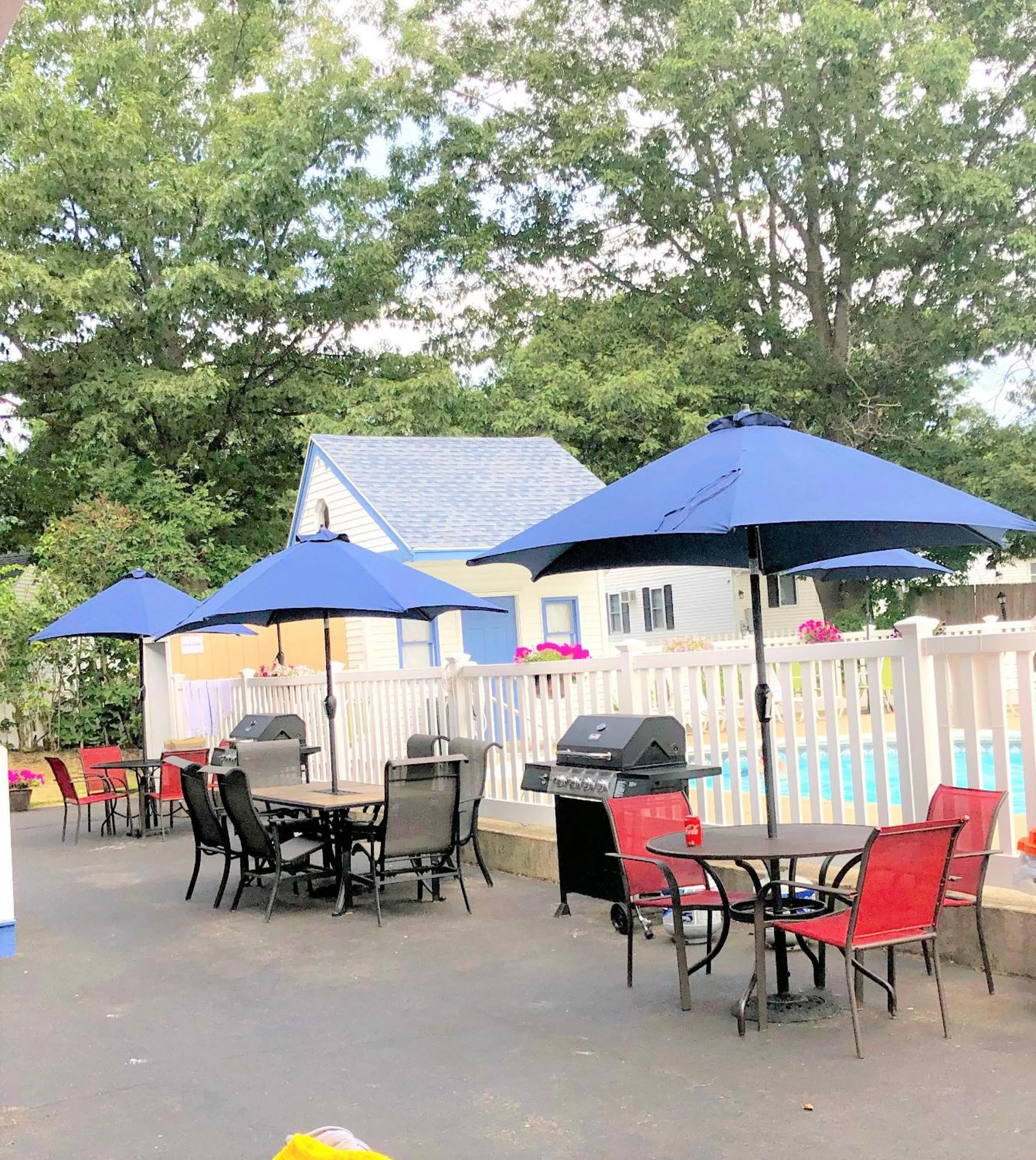 BBQ facilities in Seacoast Motel