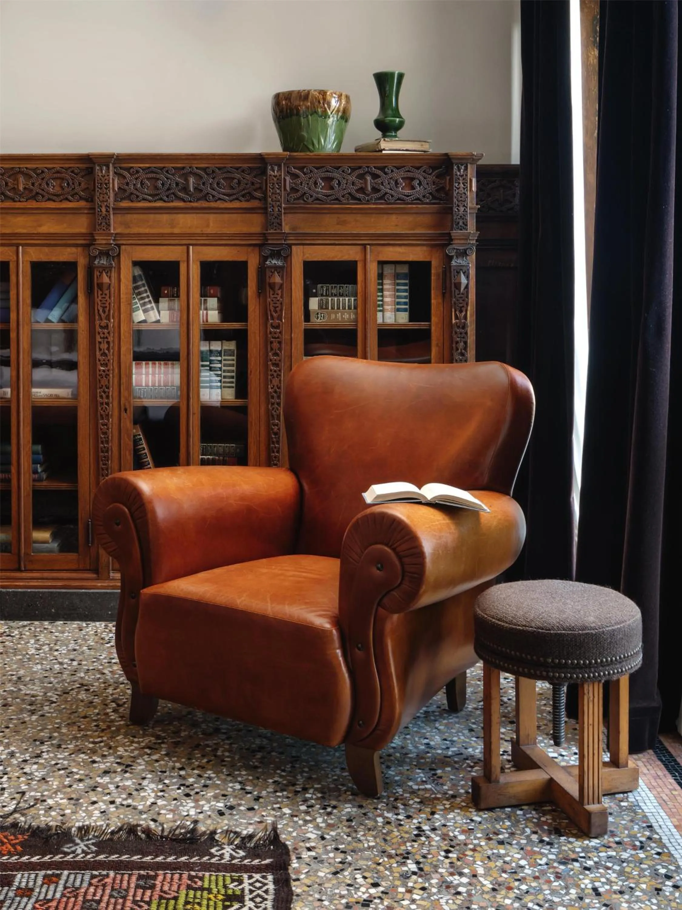 Photo of the whole room in Chicago Athletic Association, part of Hyatt