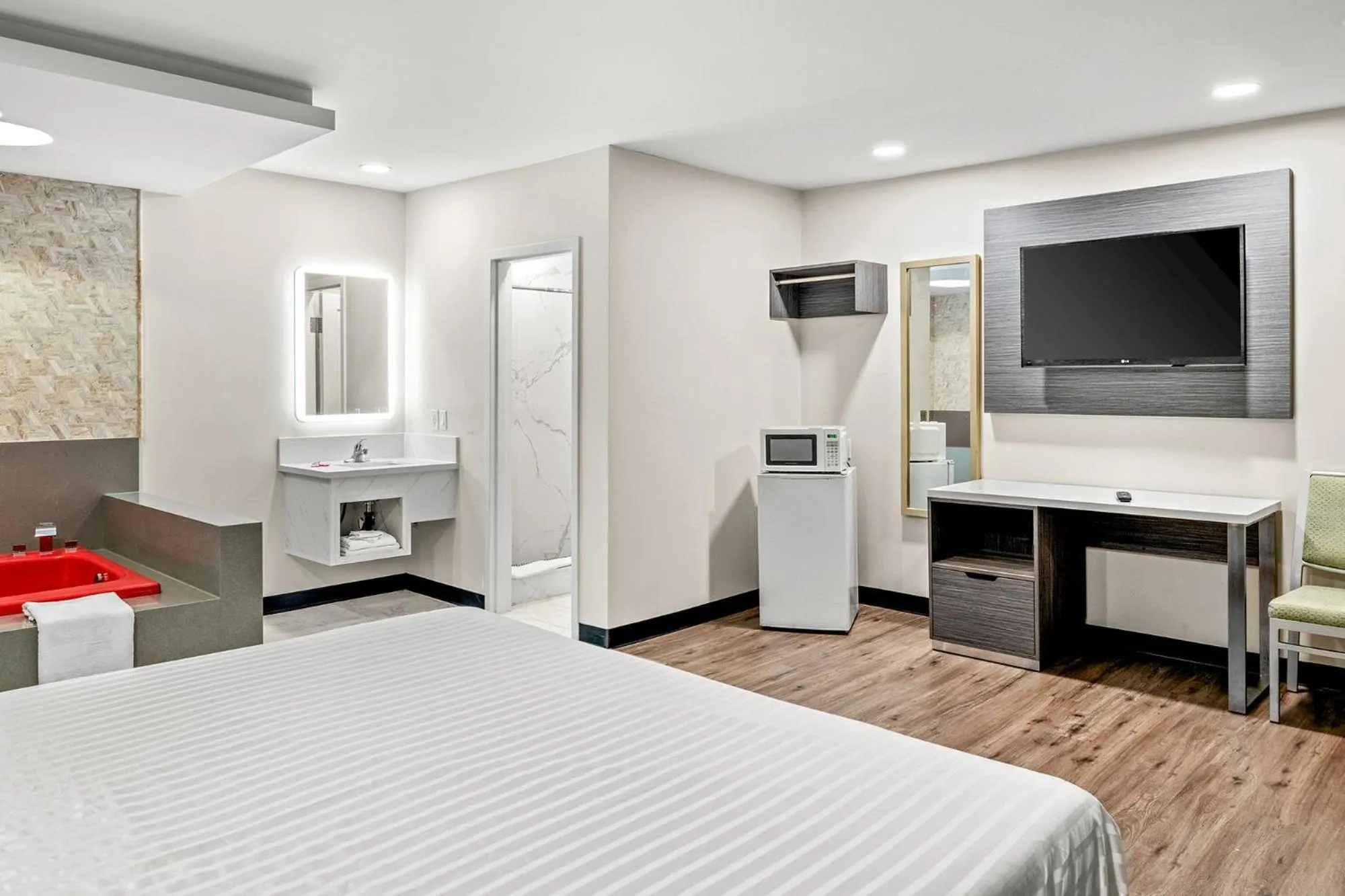 Bed in La Mirage Inn - Long Beach