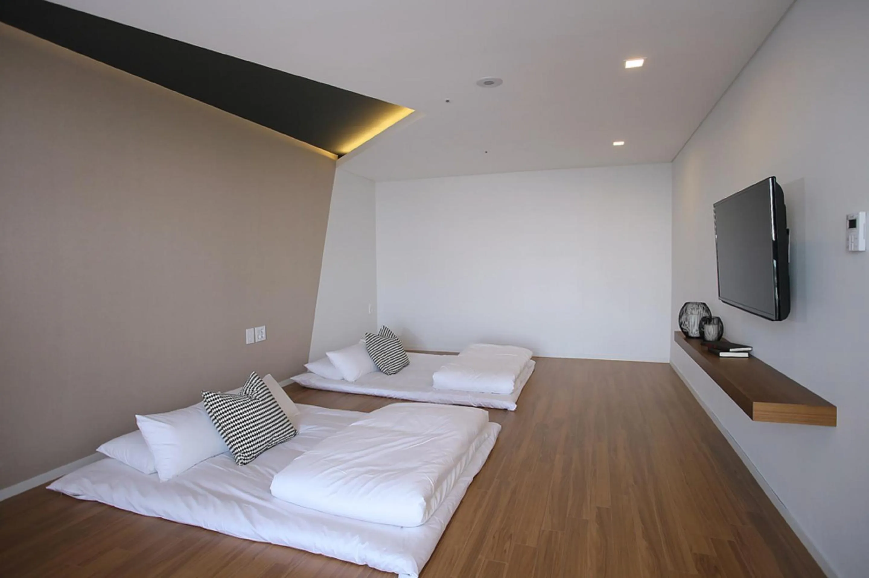 Photo of the whole room, Bed in Vistacay Hotel Worldcup