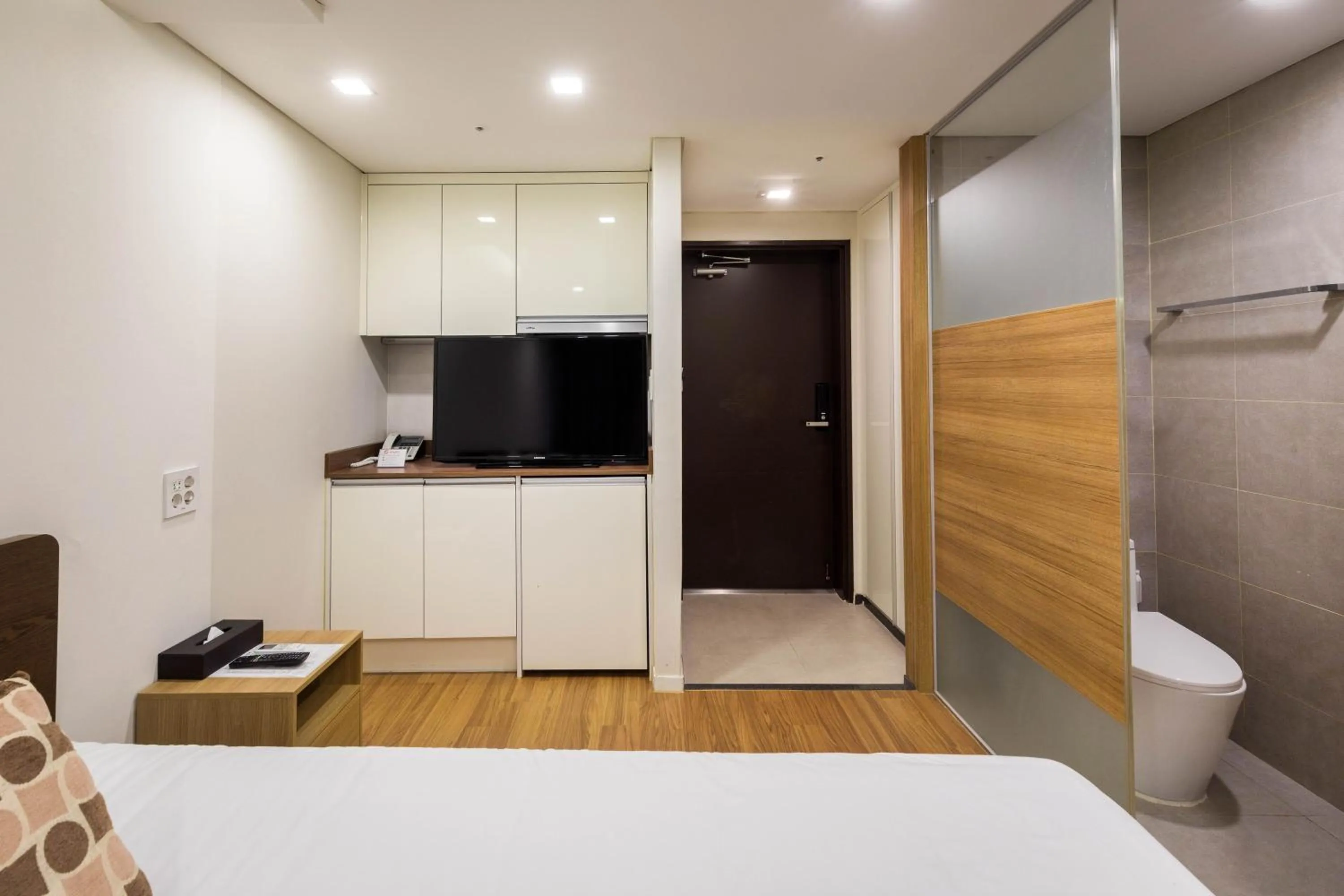 Photo of the whole room, Bed in Vistacay Hotel Worldcup