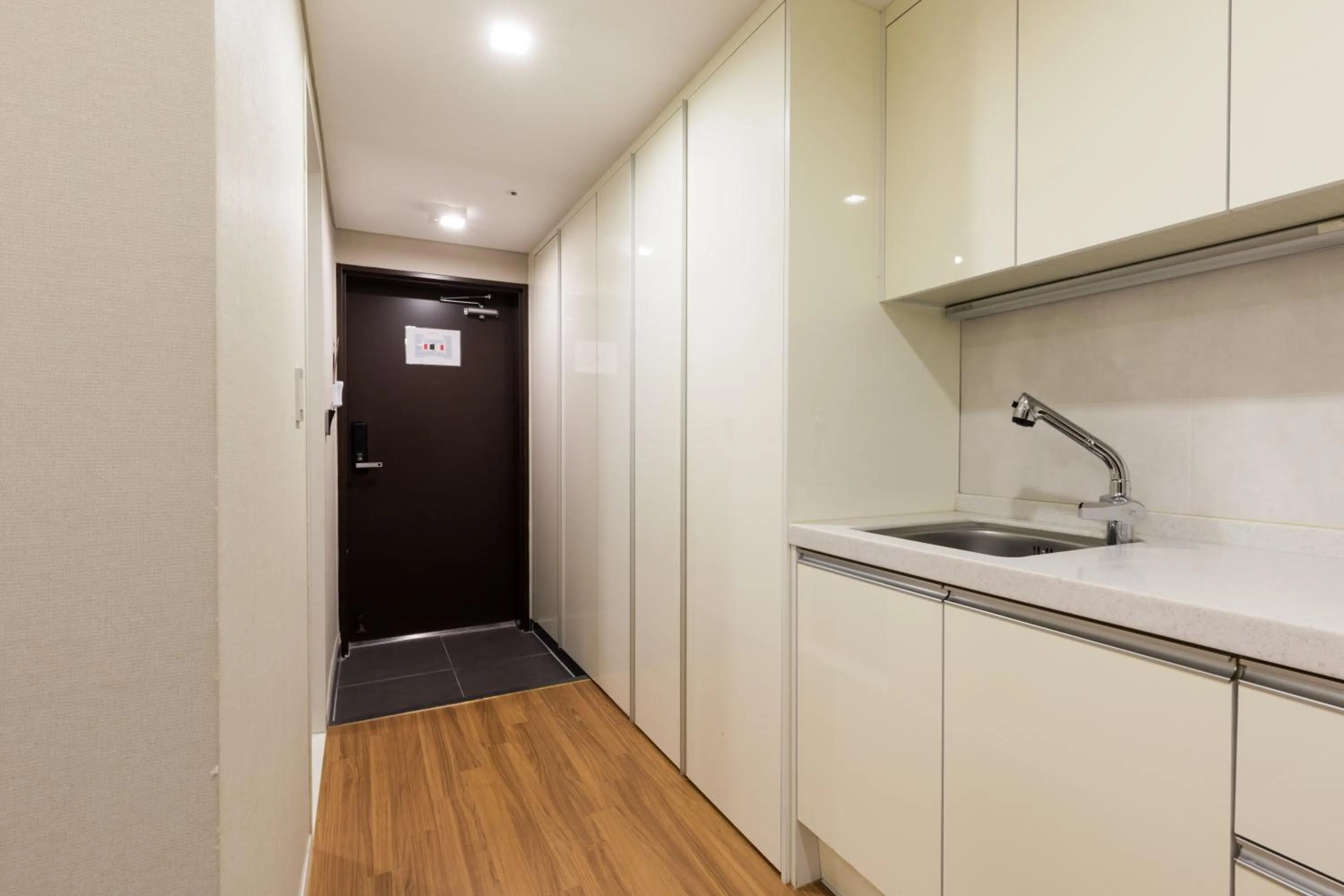 Photo of the whole room in Vistacay Hotel Worldcup