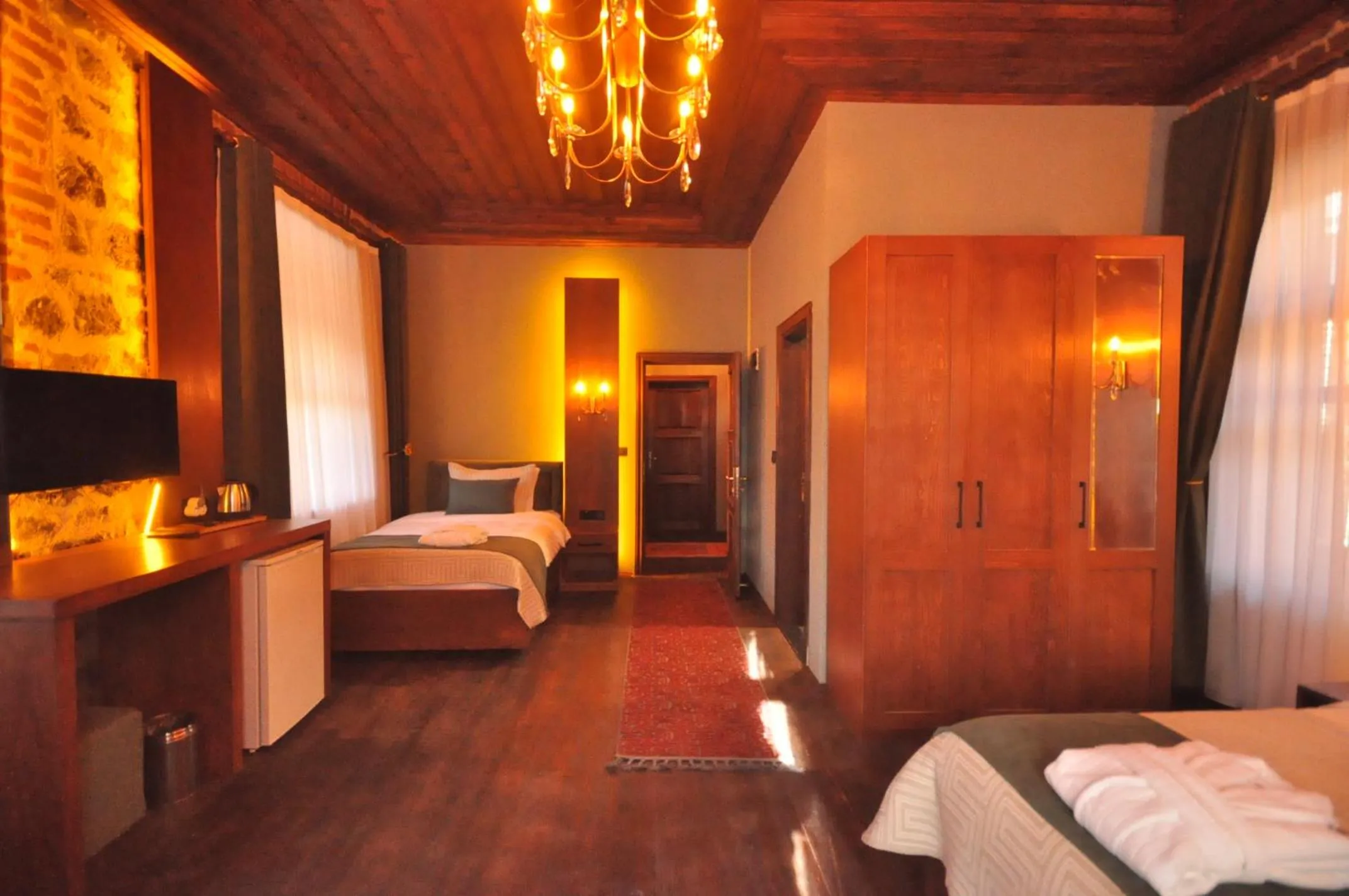 TV and multimedia, Bed in Mihman Konak Hotel