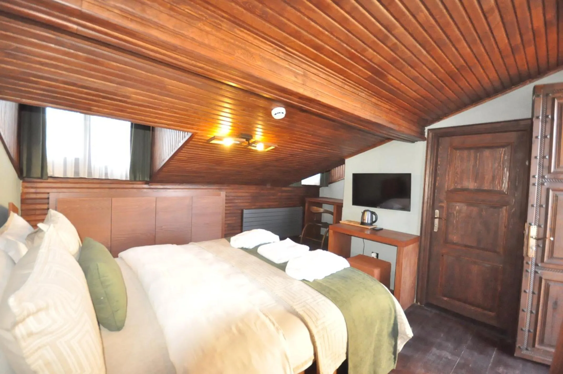 Bed in Mihman Konak Hotel