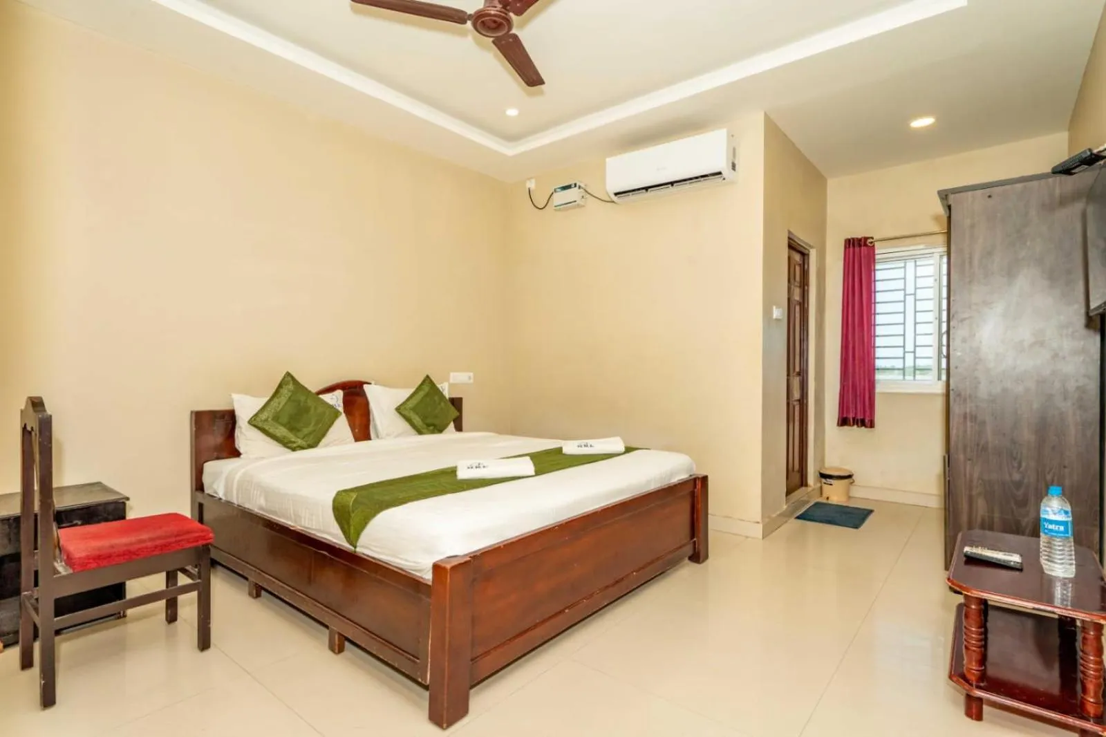 Bedroom, Bed in Hotel Ramleela