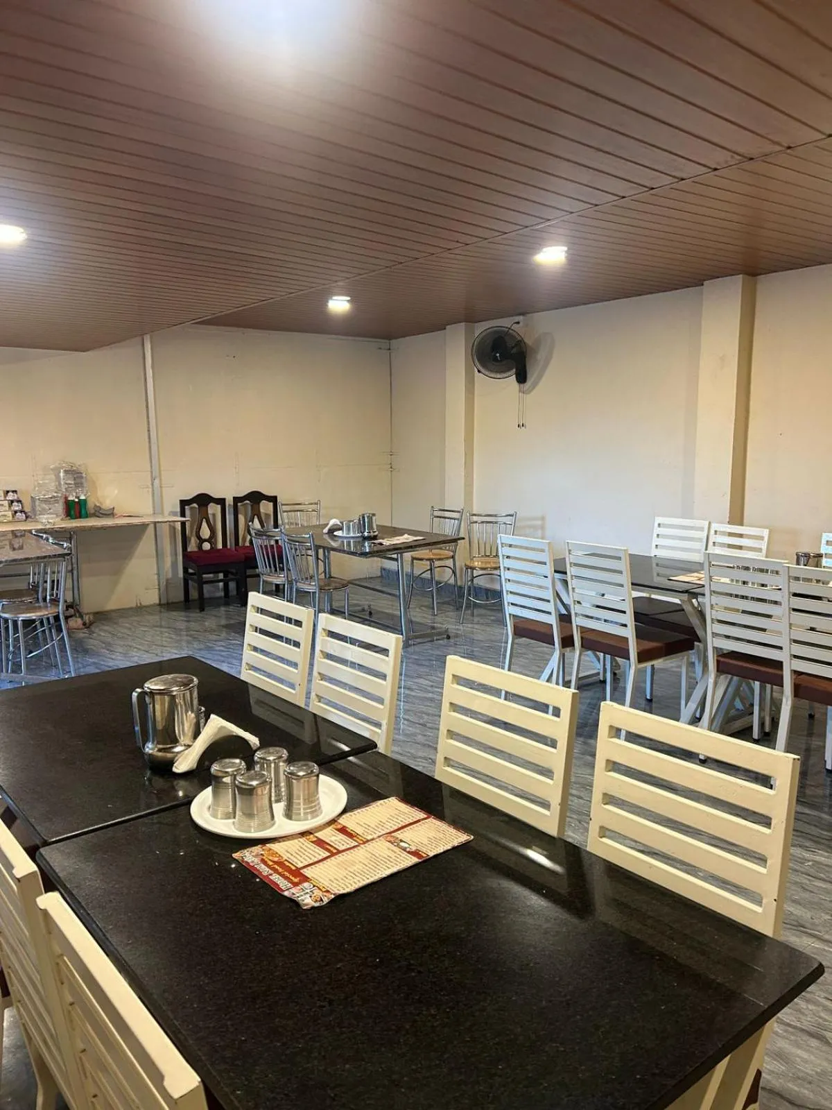 Restaurant/places to eat in Hotel Ramleela