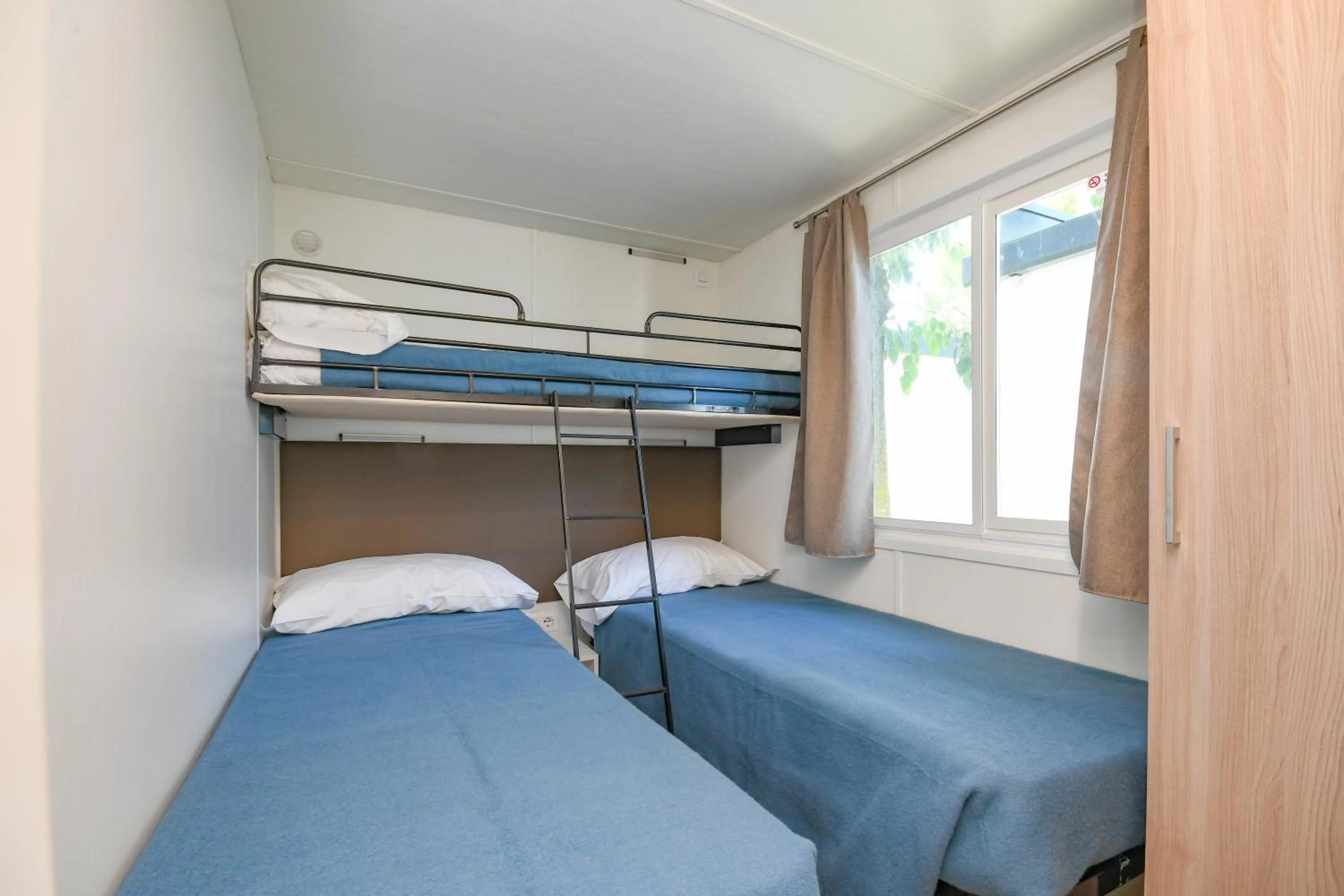 Bedroom, Bed in Campeggio del Garda