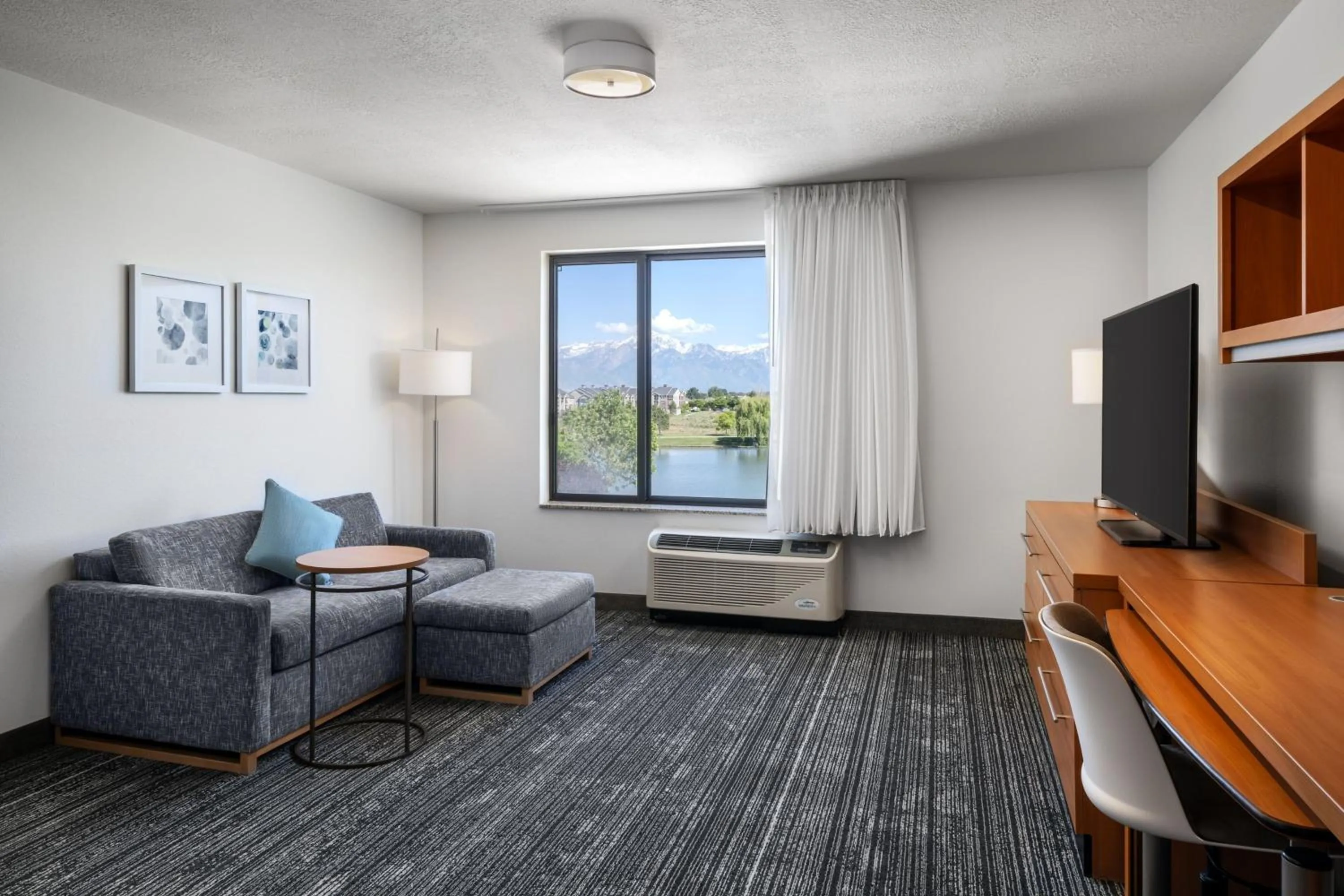 Living room in TownePlace Suites by Marriott Salt Lake City-West Valley