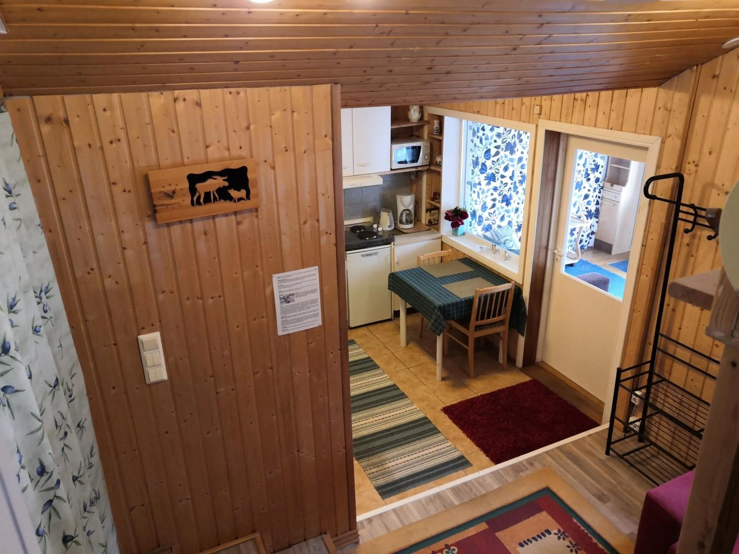 Kitchen or kitchenette in Hostel Mansikka