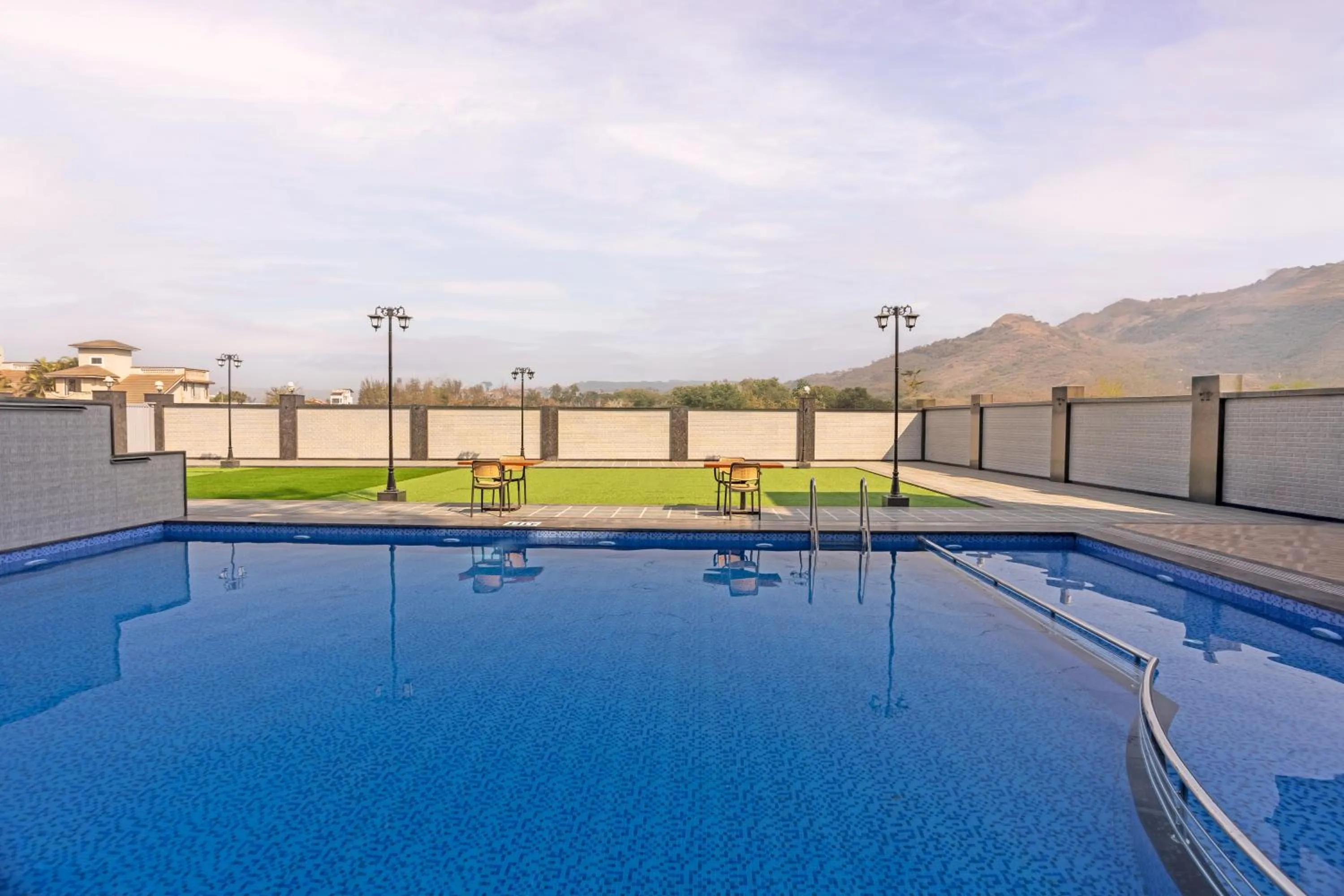 Swimming pool in Hill Berry - A SoVo Hotel