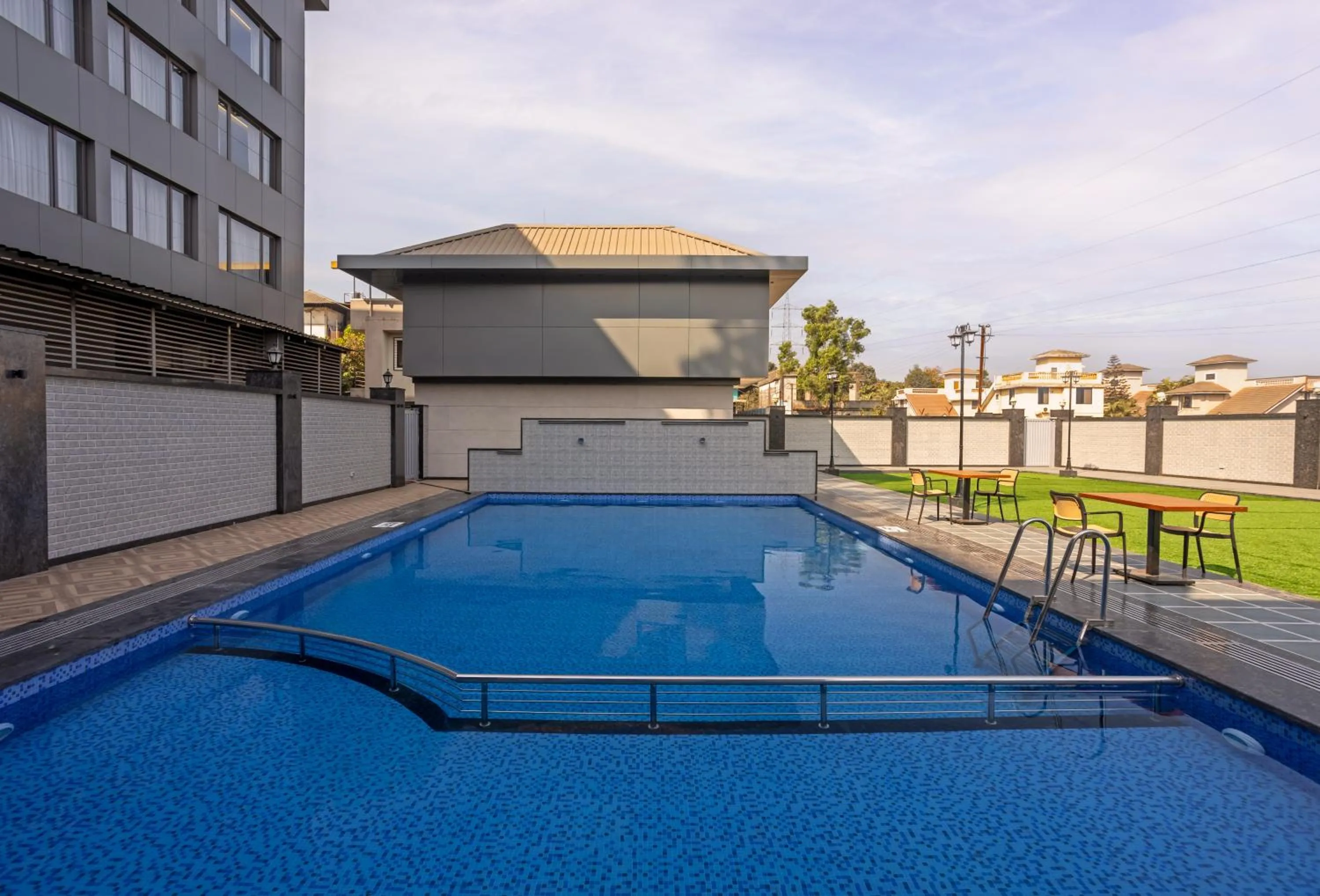 Swimming pool in Hill Berry - A SoVo Hotel