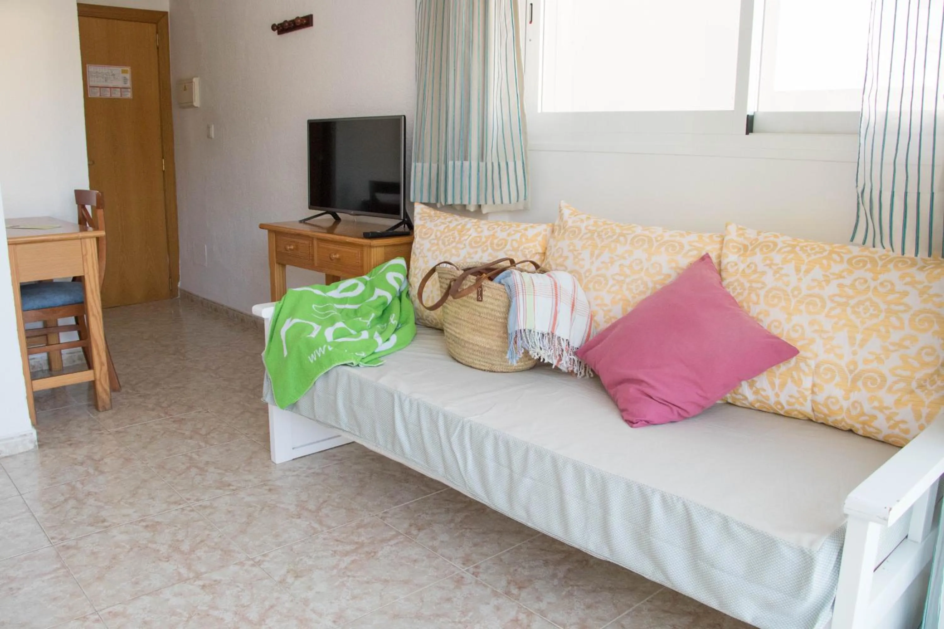 TV and multimedia, Bed in Houm Nets - Adults Only