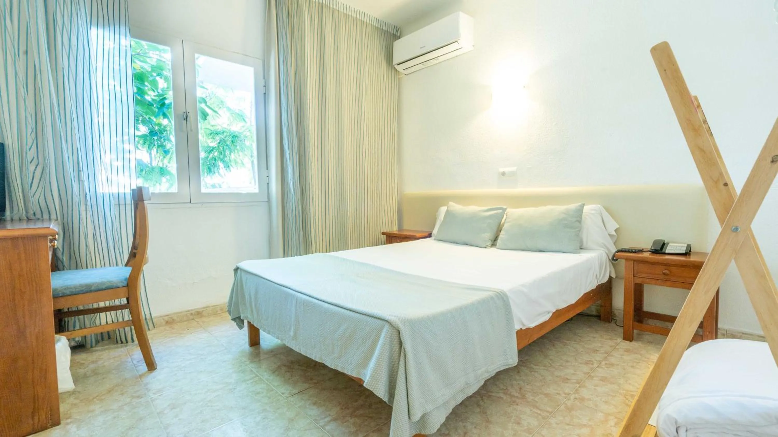 Bed in Houm Nets - Adults Only