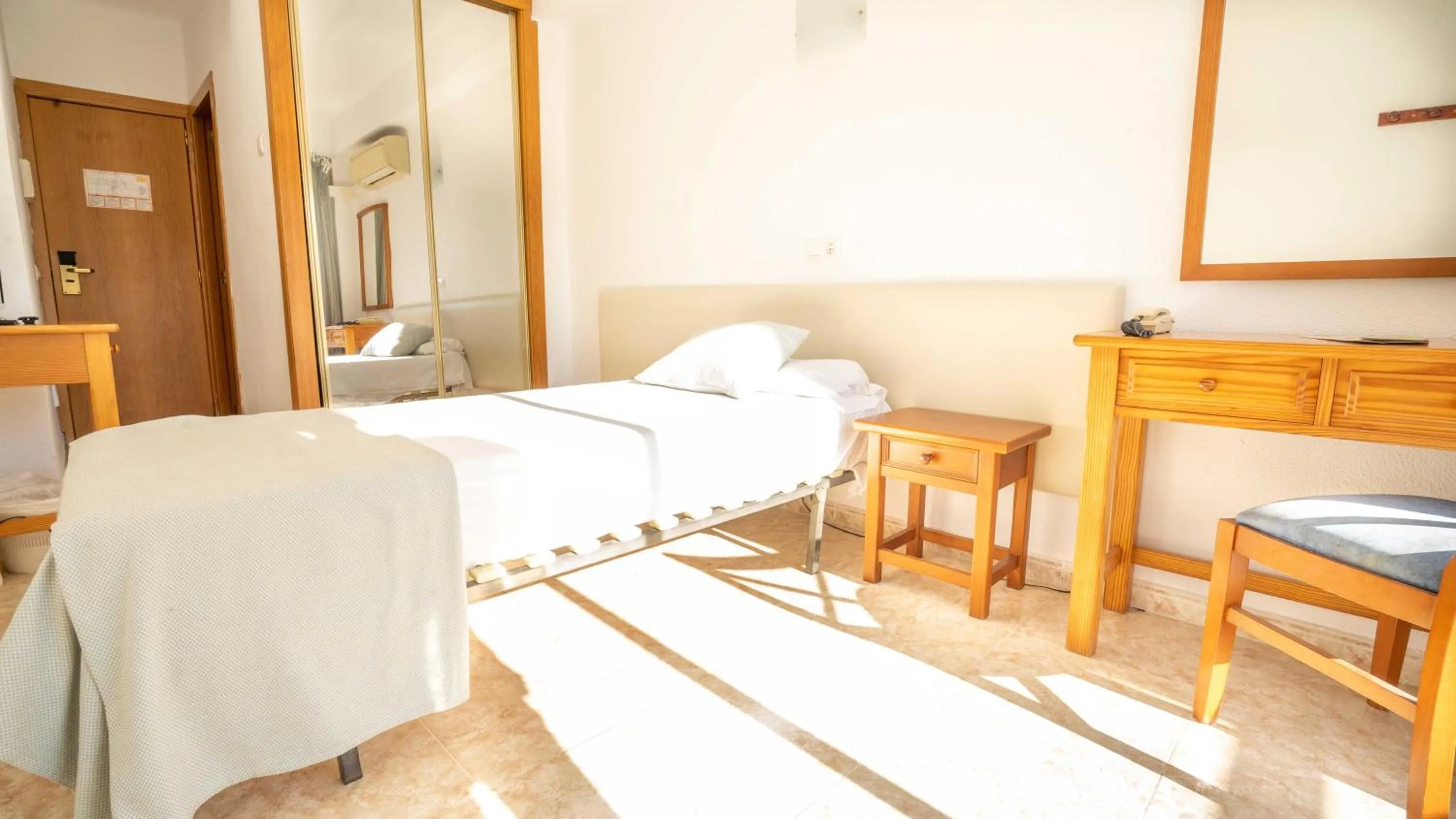 Bed in Houm Nets - Adults Only