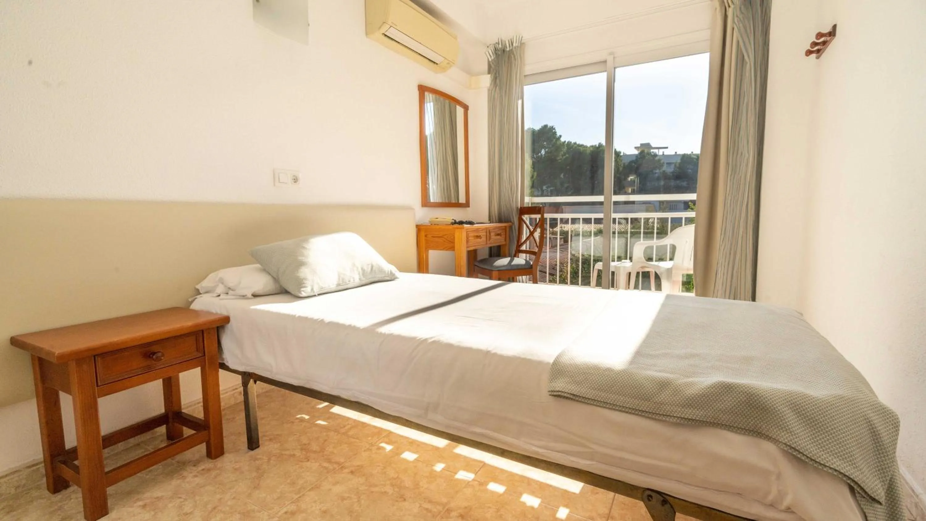 Bedroom, Bed in Houm Nets - Adults Only