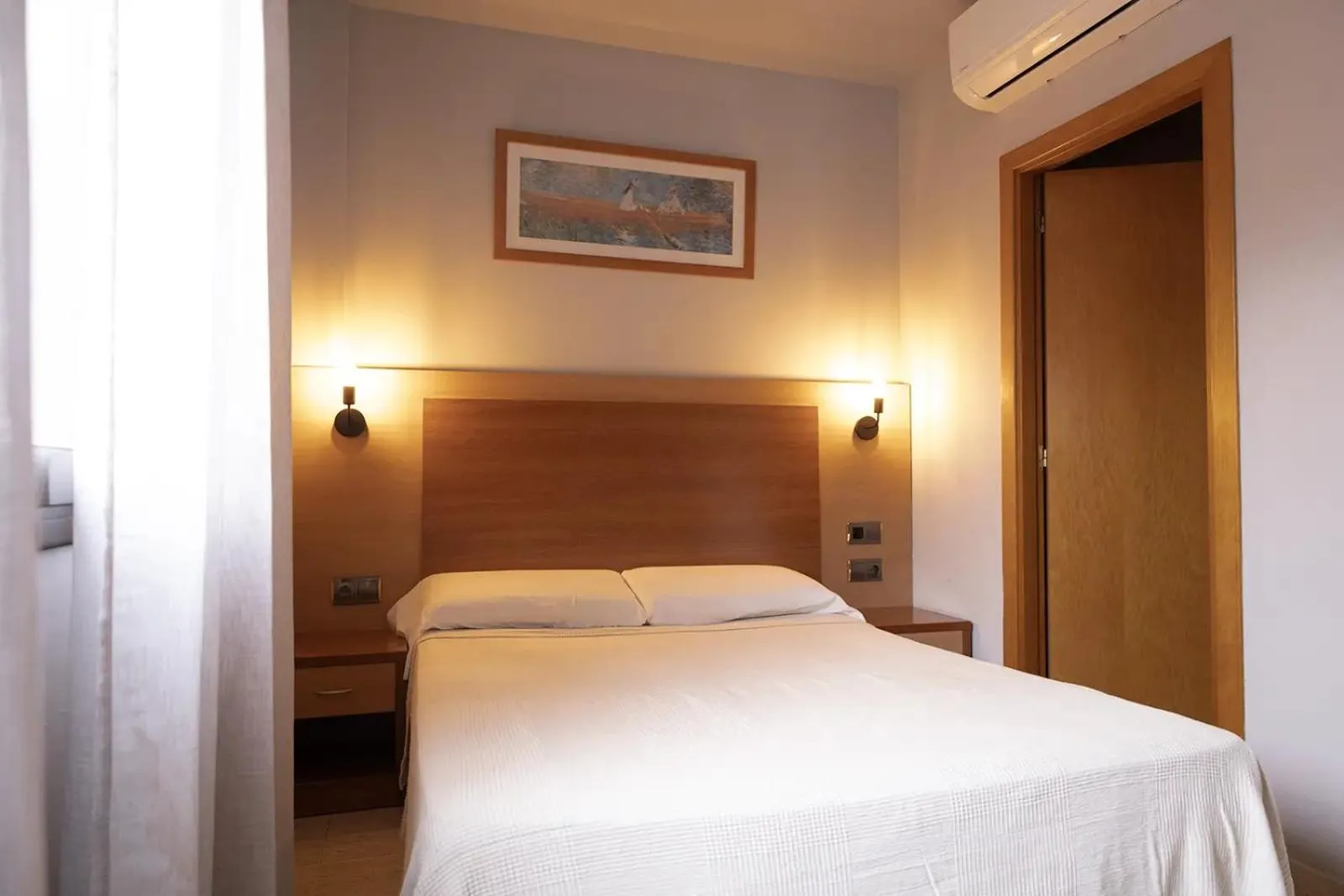 Bed in Hotel Sant Celoni