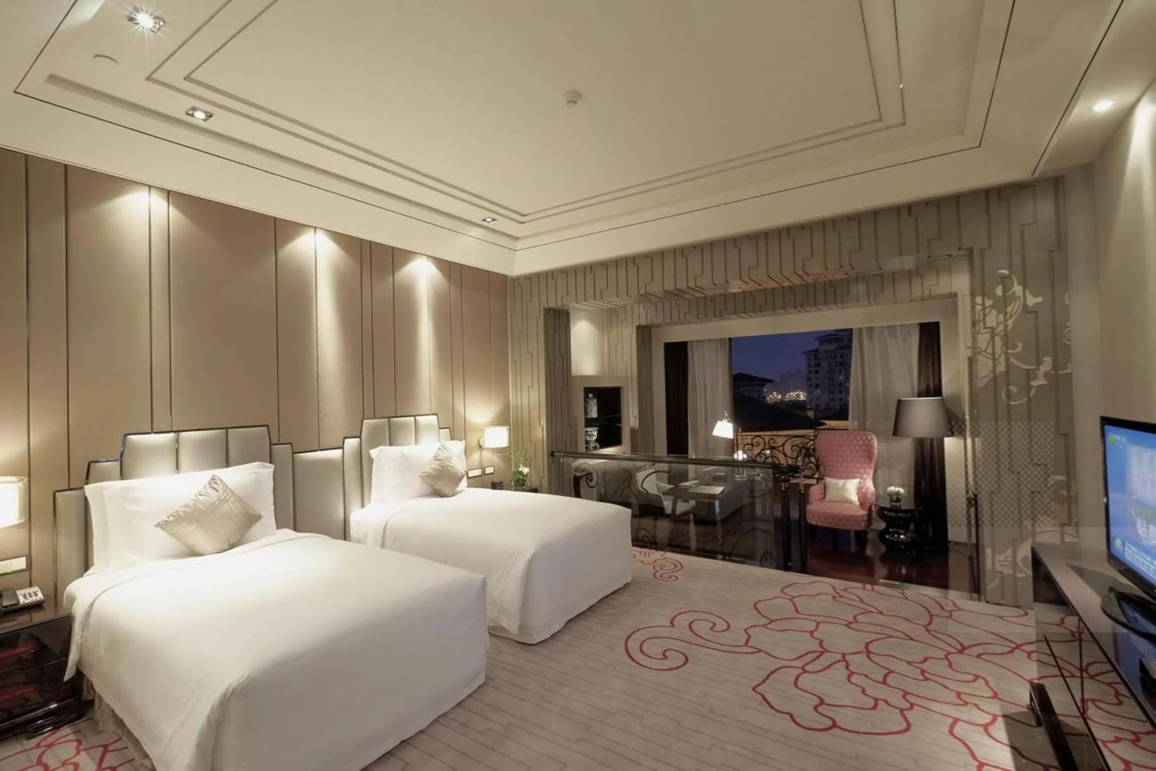 Bedroom, Bed in Chateau Star River Shanghai Minhang