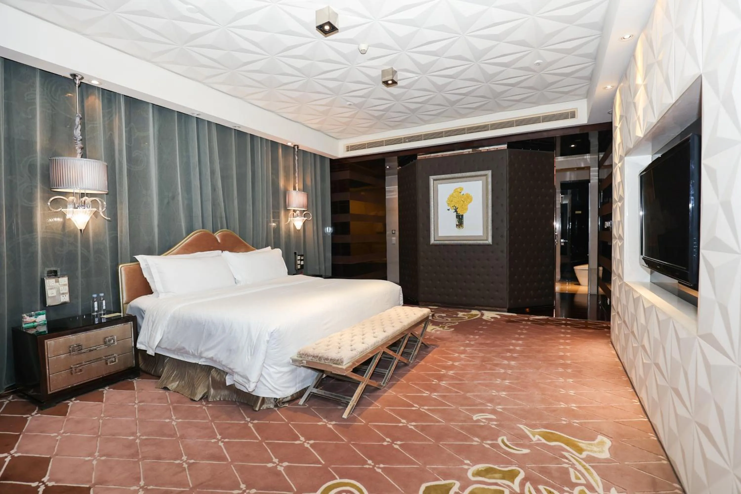 Bed in Chateau Star River Shanghai Minhang