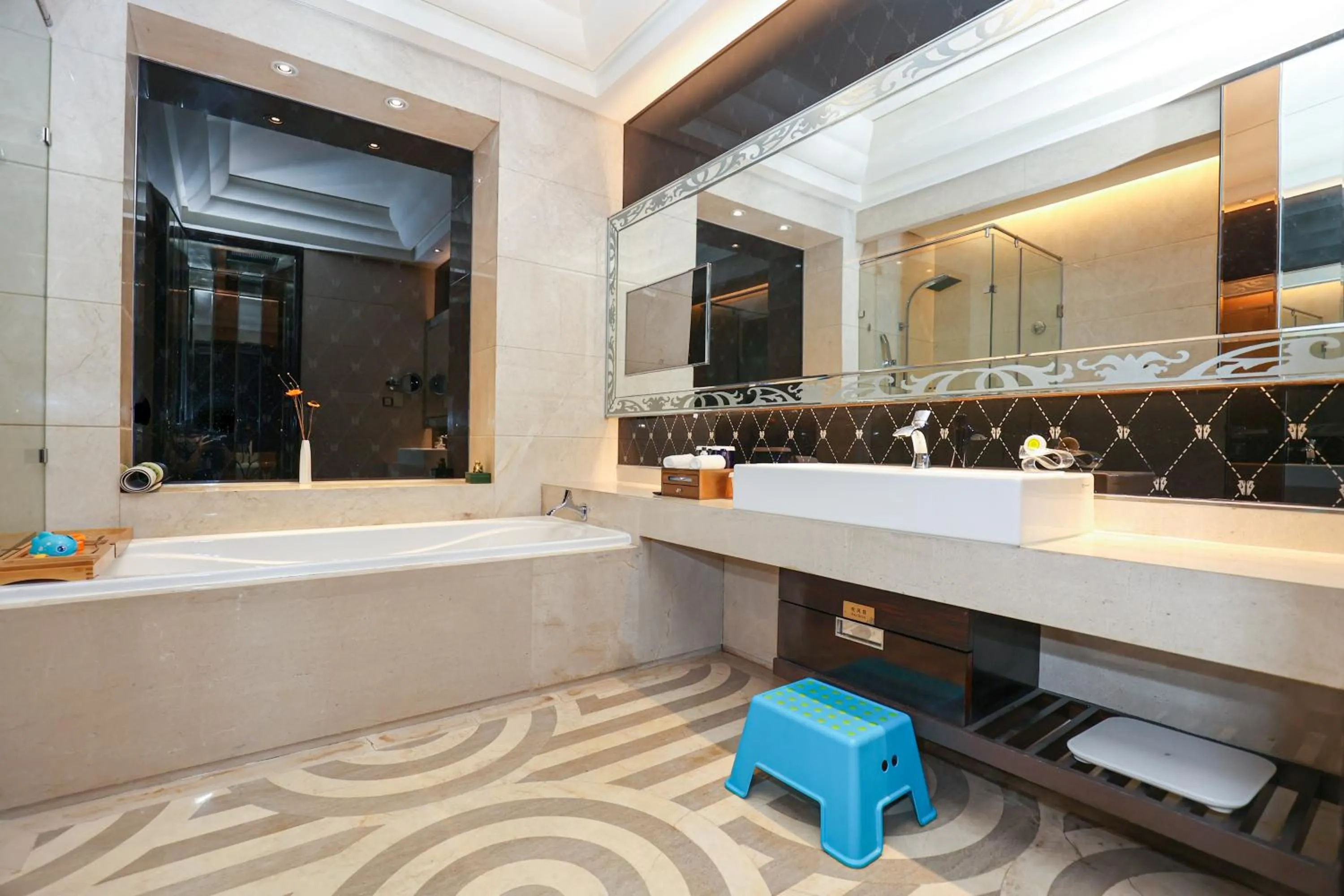 Bathroom in Chateau Star River Shanghai Minhang