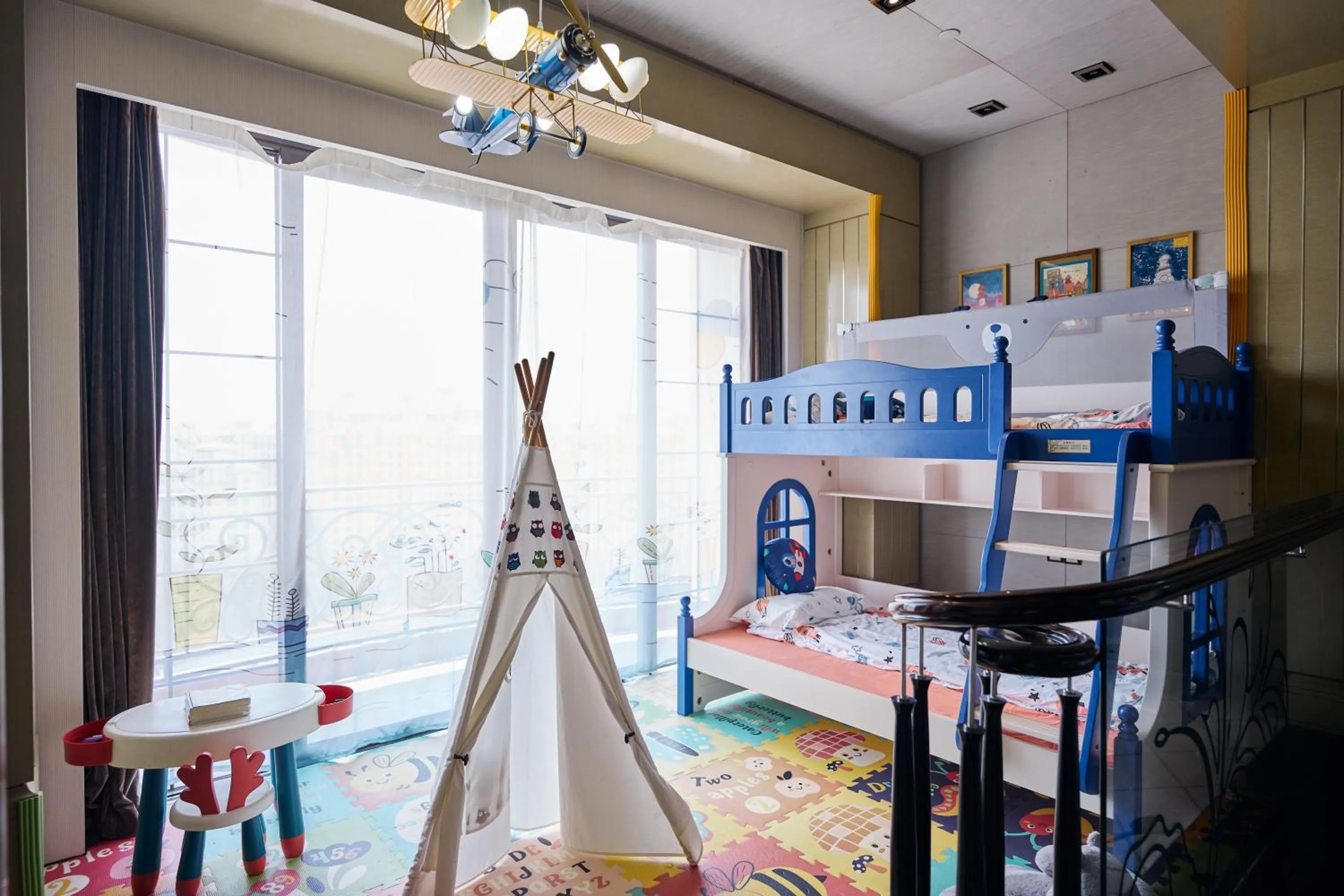 Bed in Chateau Star River Shanghai Minhang