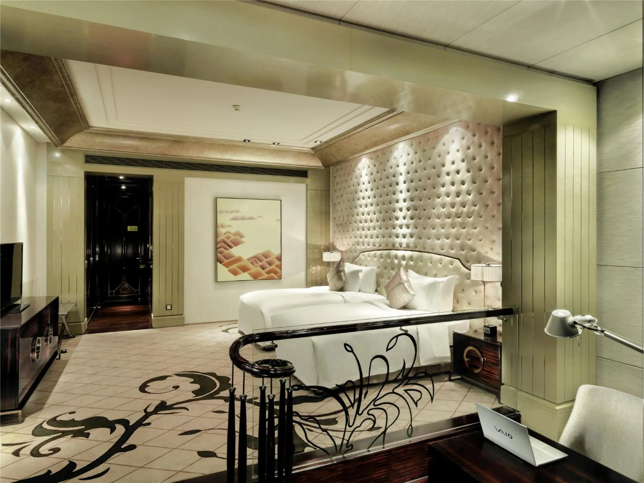 Photo of the whole room, Bed in Chateau Star River Shanghai Minhang