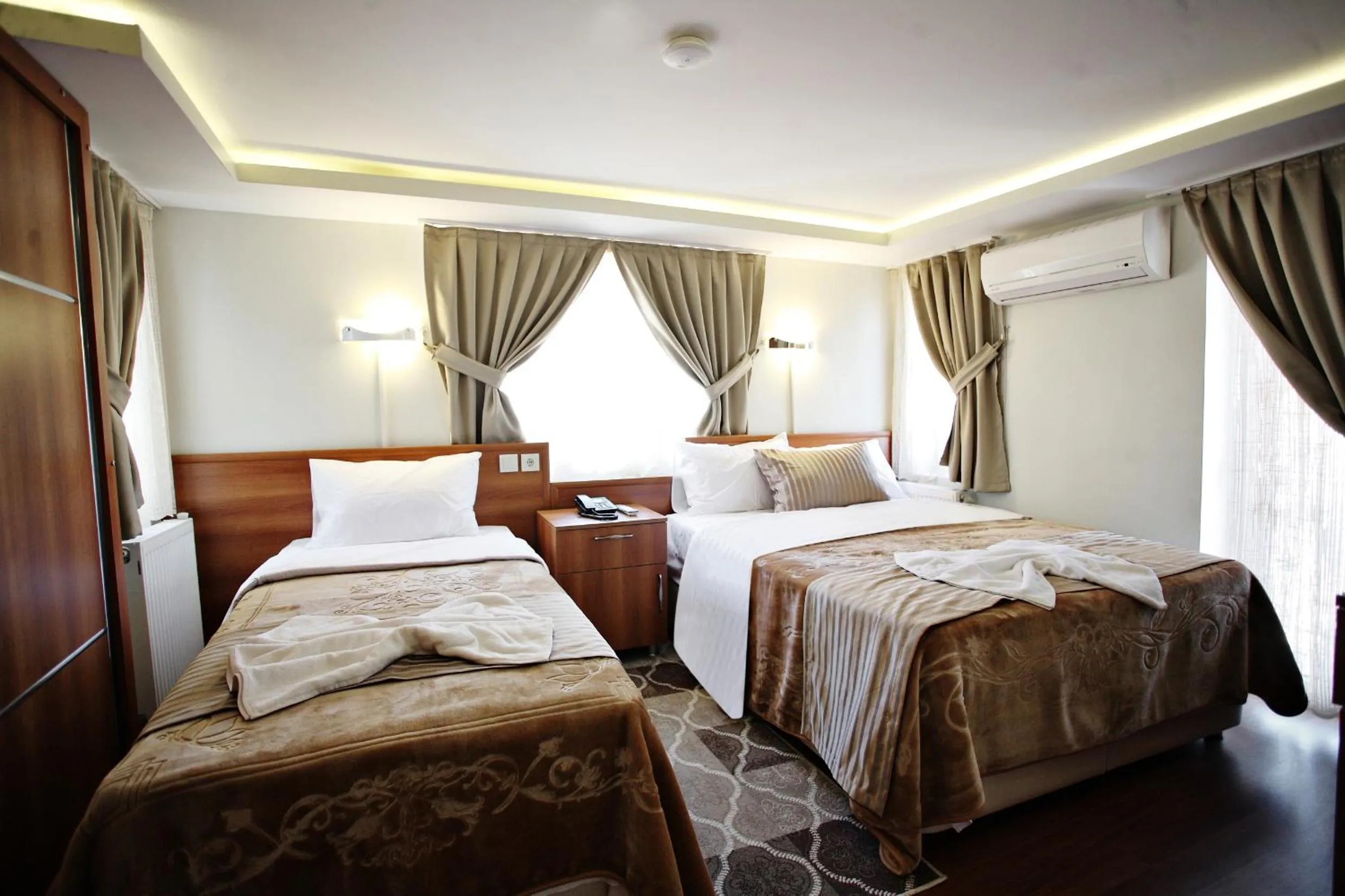 Bed in Taksim Palace Hotel
