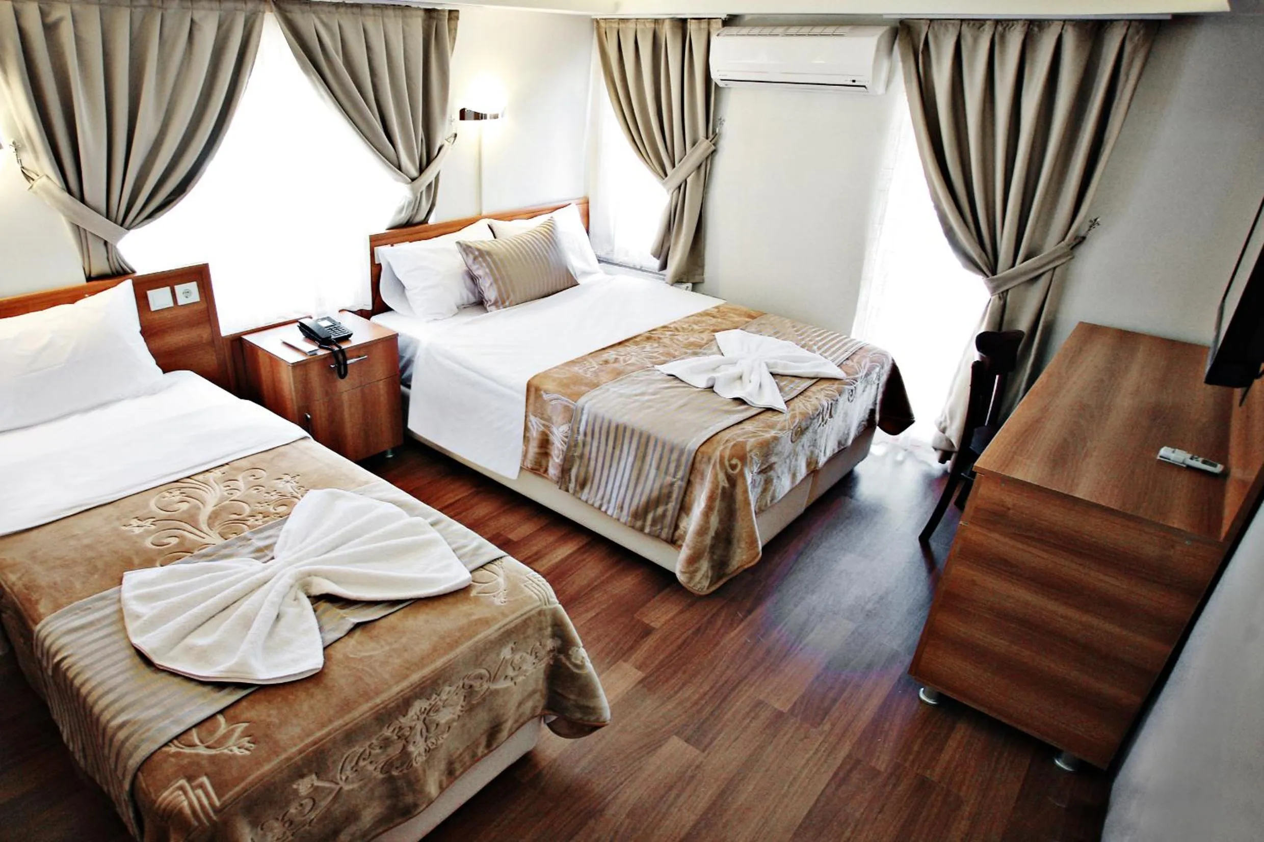 Day, Bed in Taksim Palace Hotel