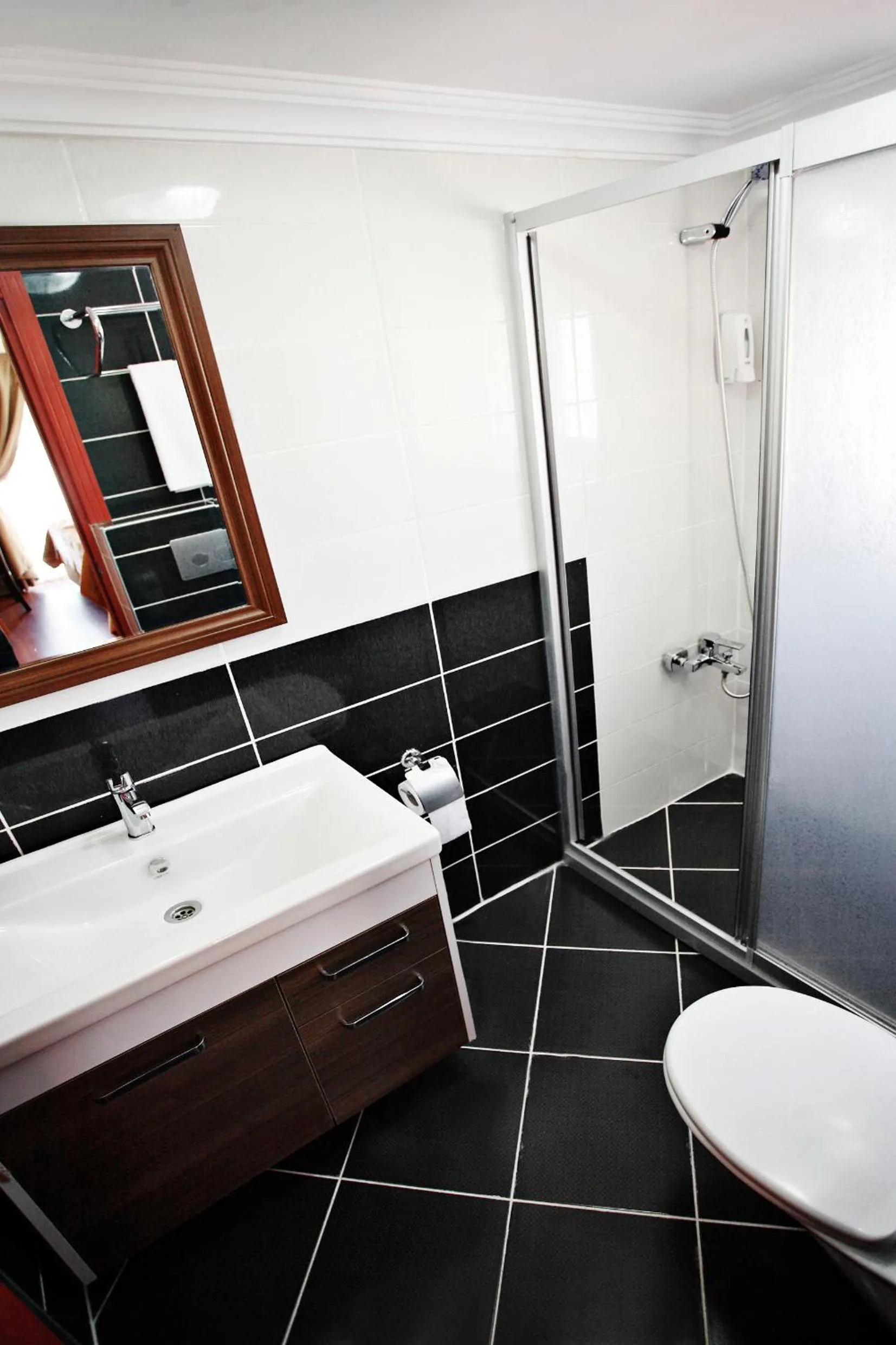 Bathroom in Taksim Palace Hotel