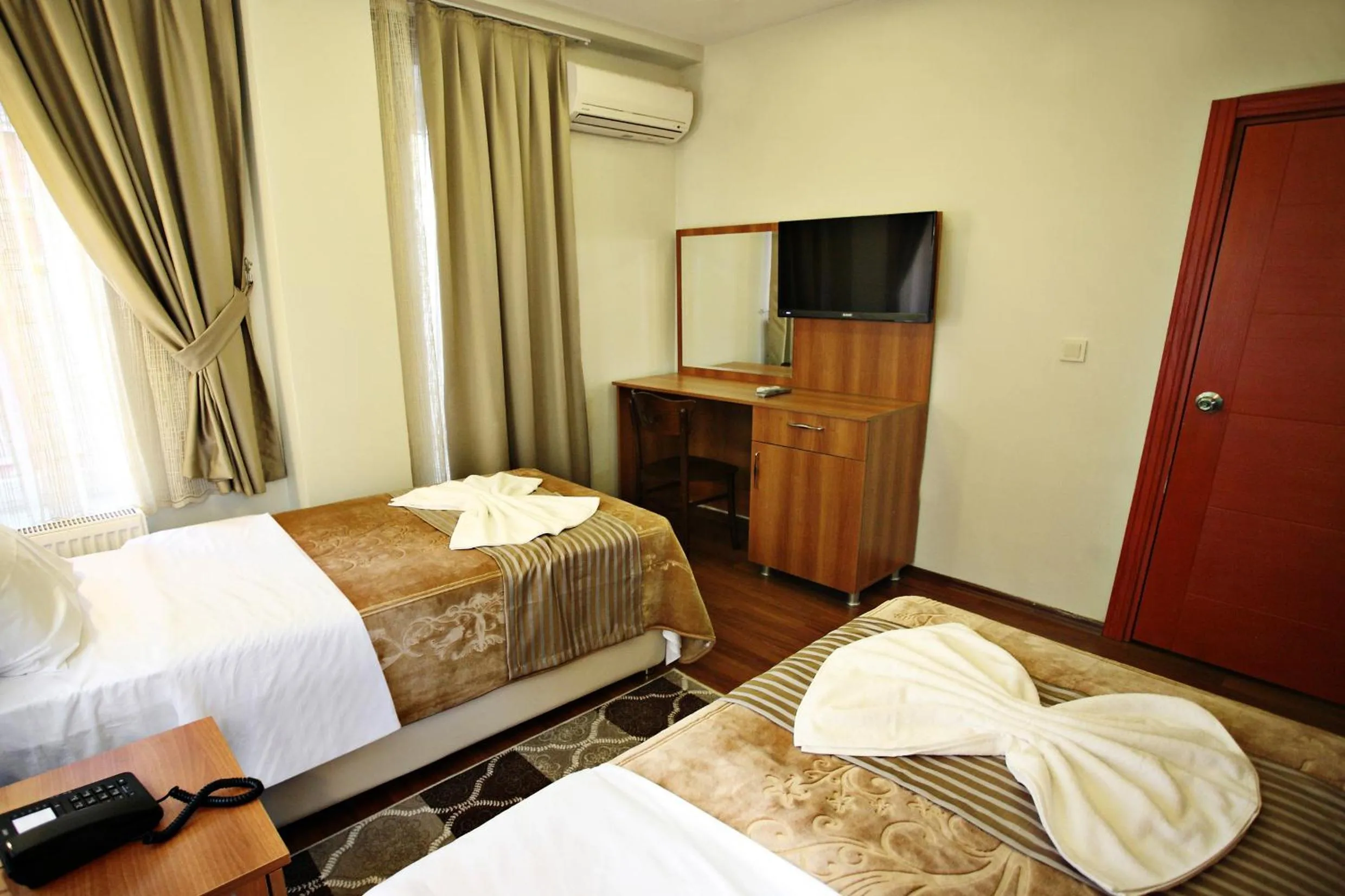 Day, Bed in Taksim Palace Hotel