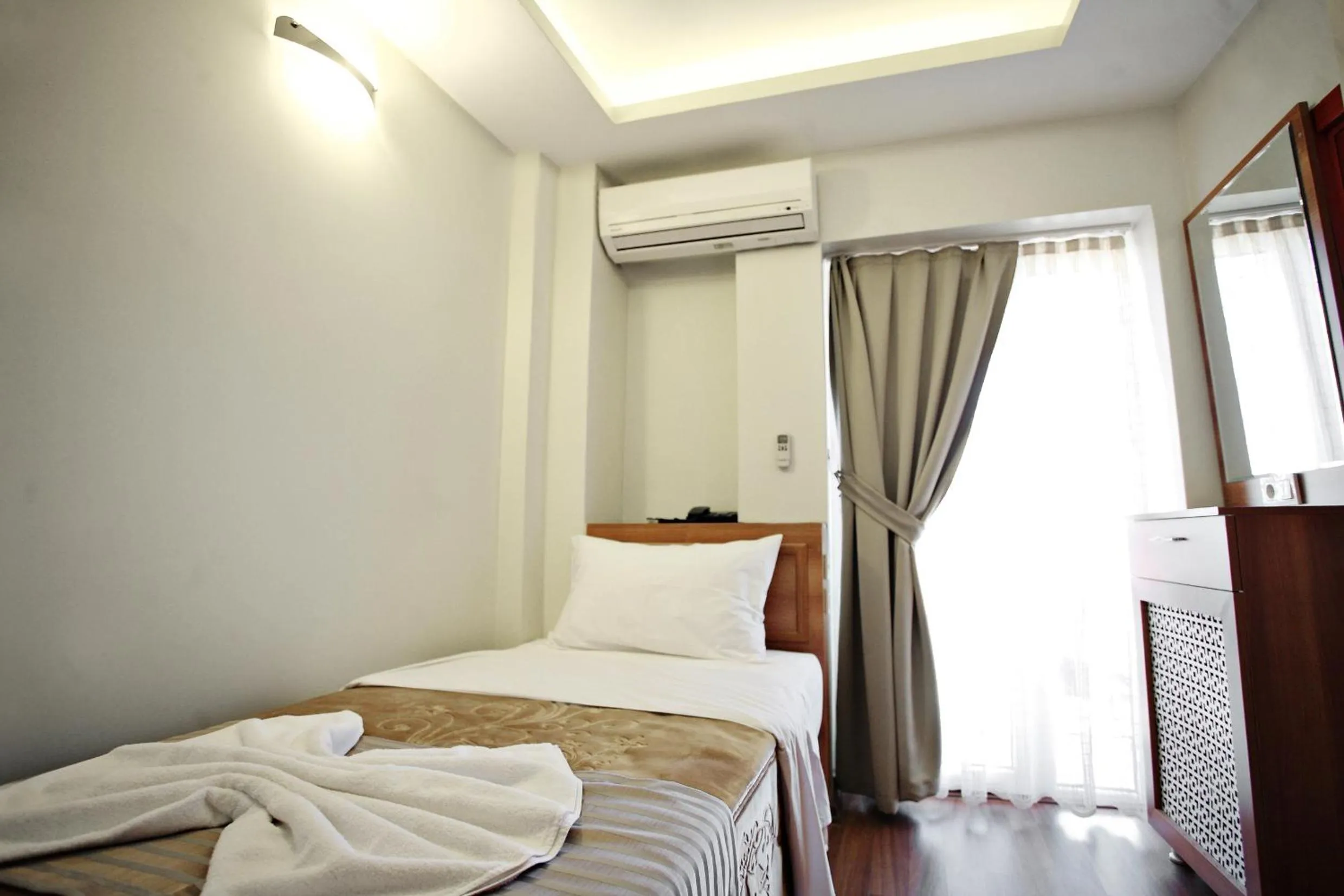 Bed in Taksim Palace Hotel