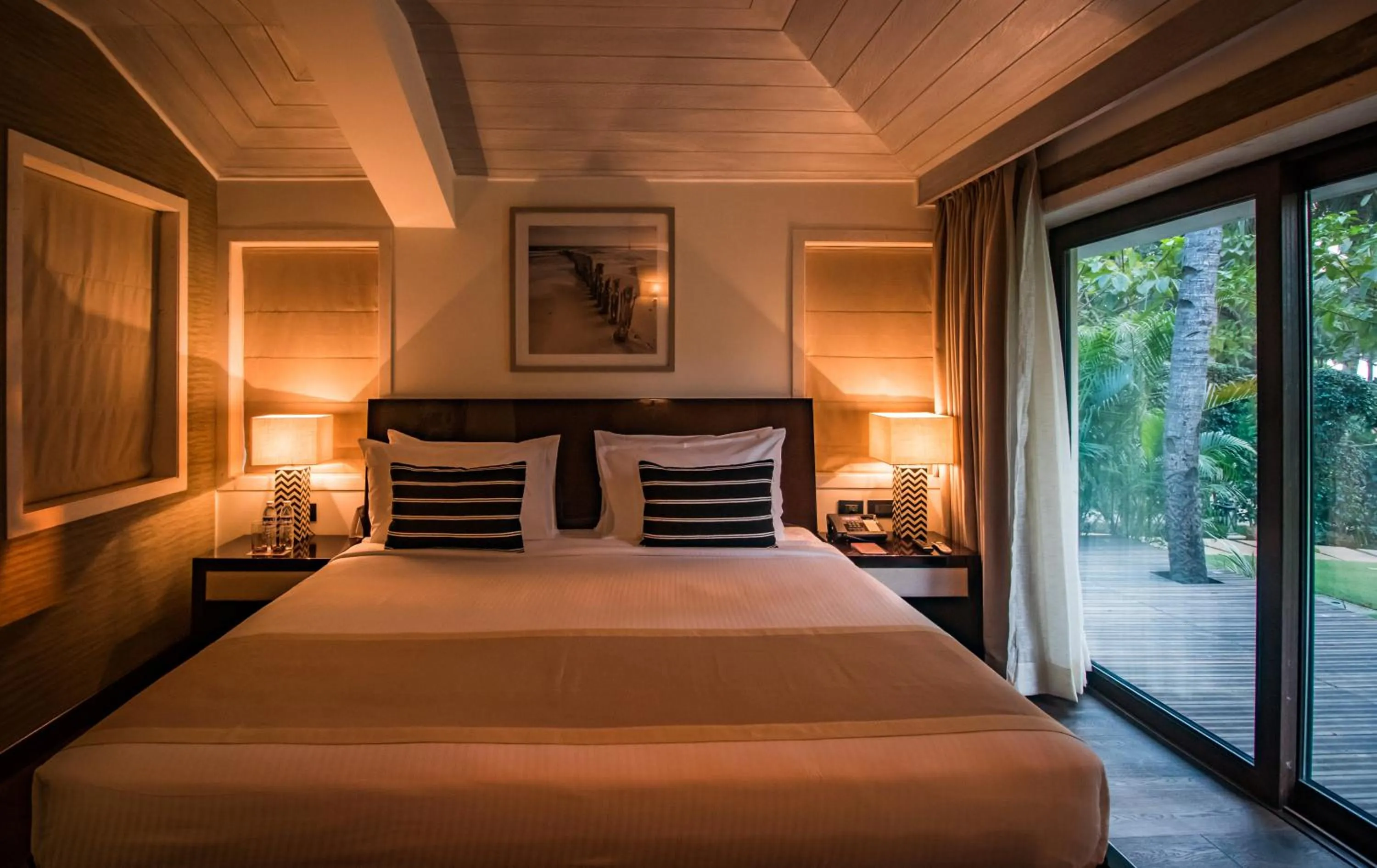 Bedroom, Bed in Planet Hollywood Beach Resort Goa