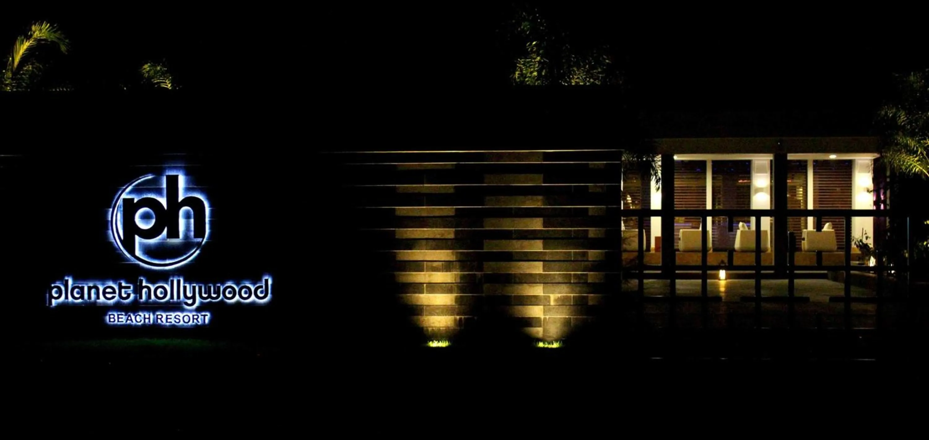 Facade/entrance in Planet Hollywood Beach Resort Goa