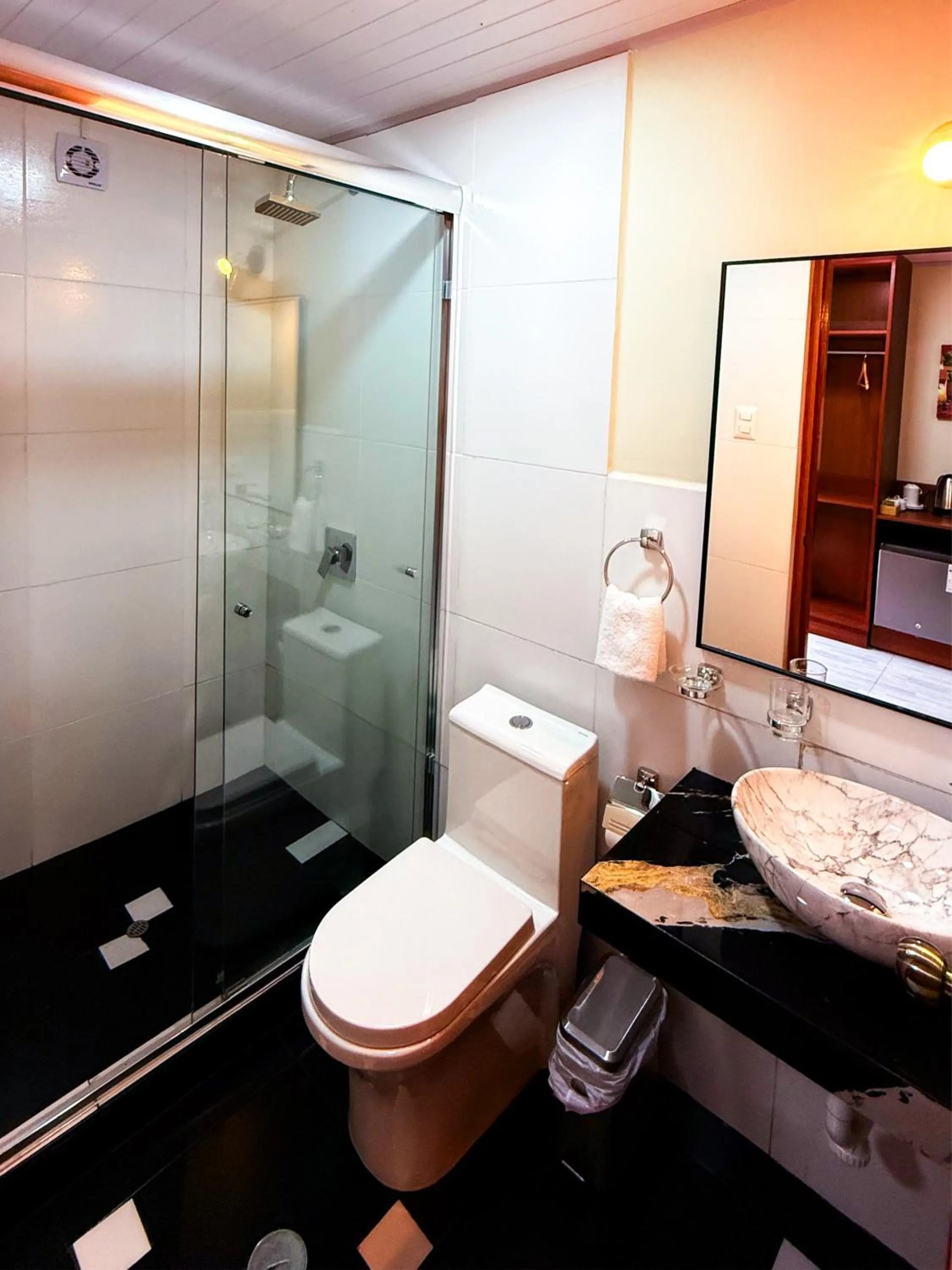 Bathroom in Andenes del Inca Hotel