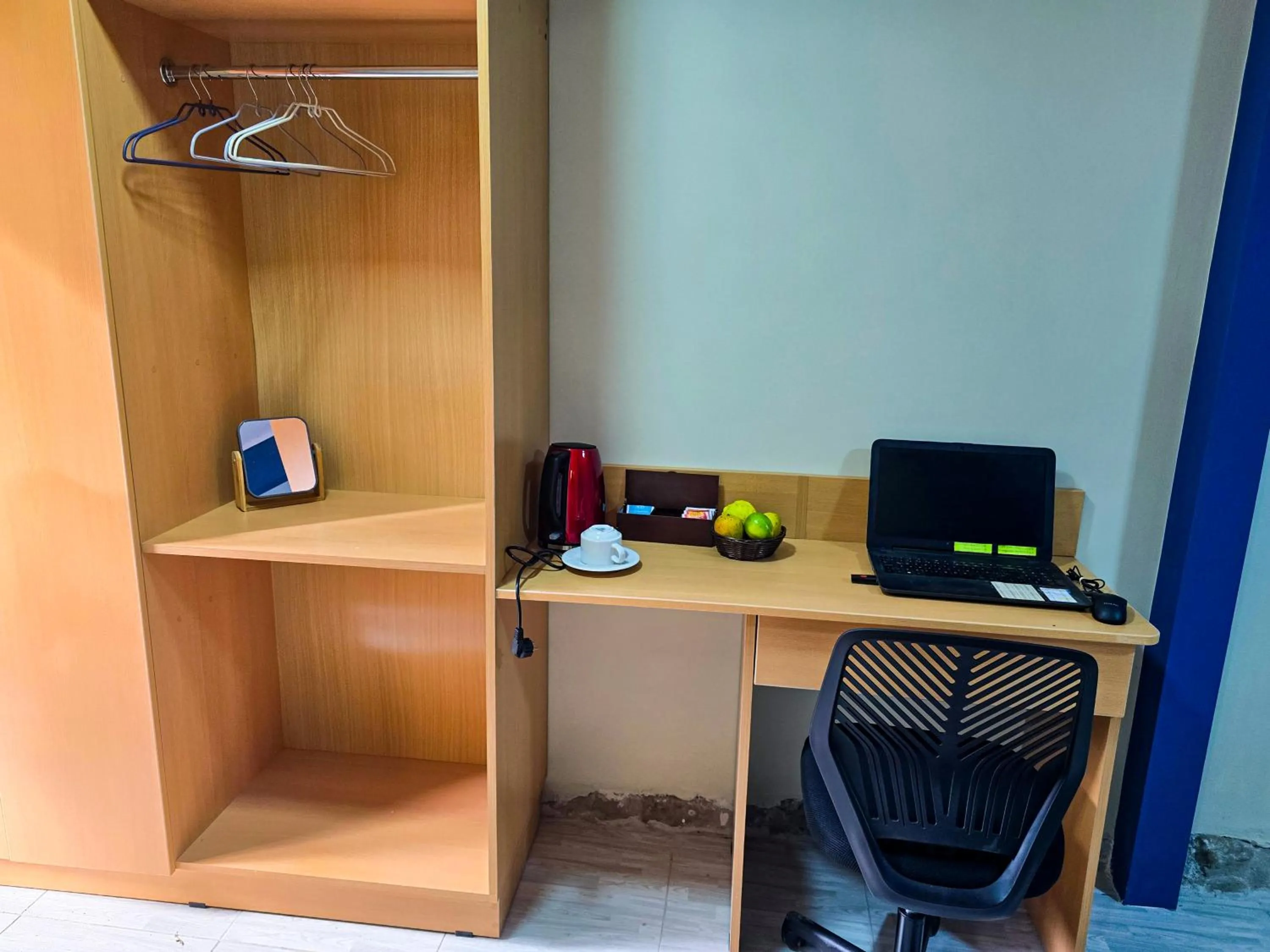 wardrobe in Andenes del Inca Hotel